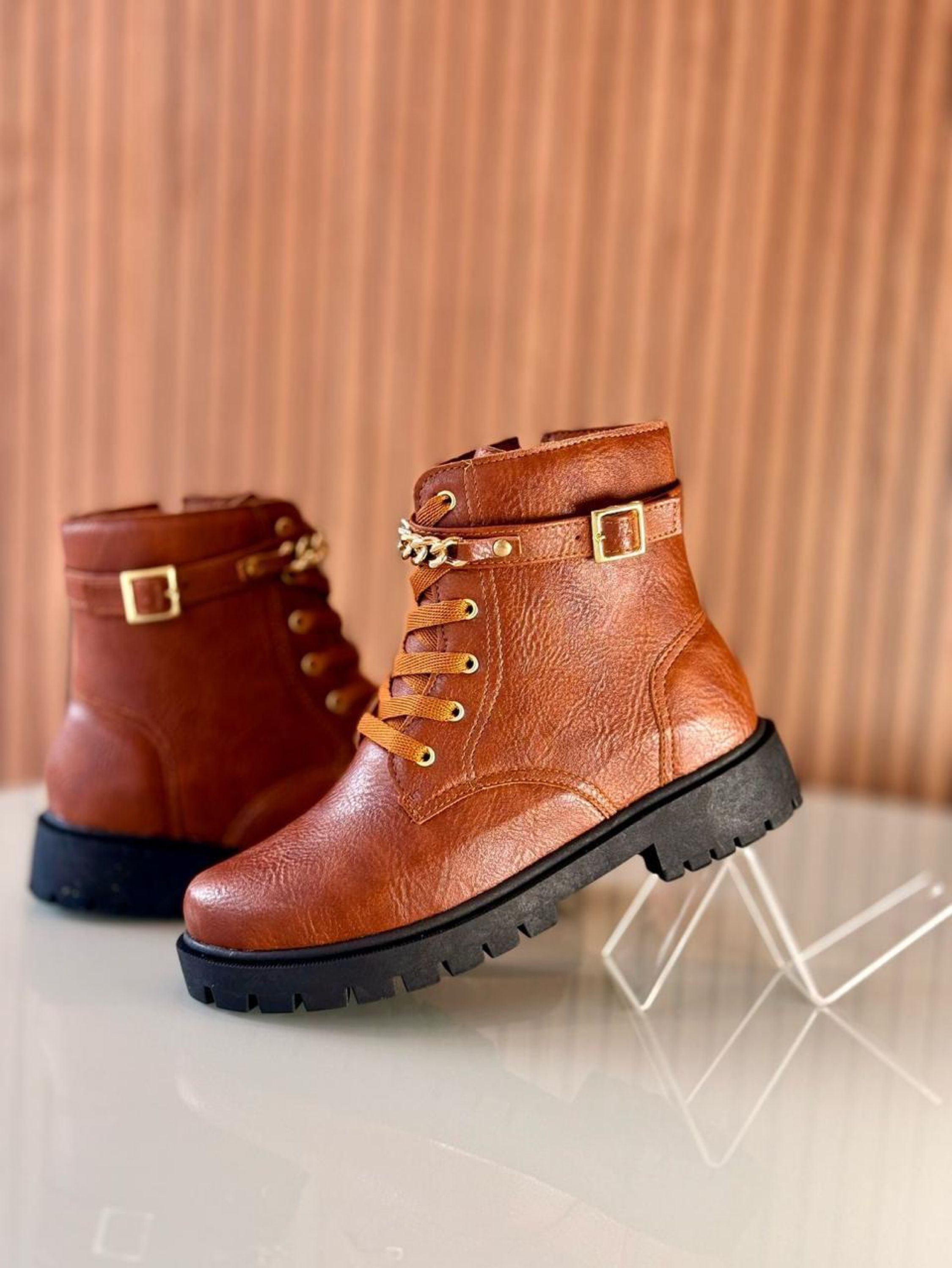 Coturno Bota Acessórios Fivela Corrente 8072