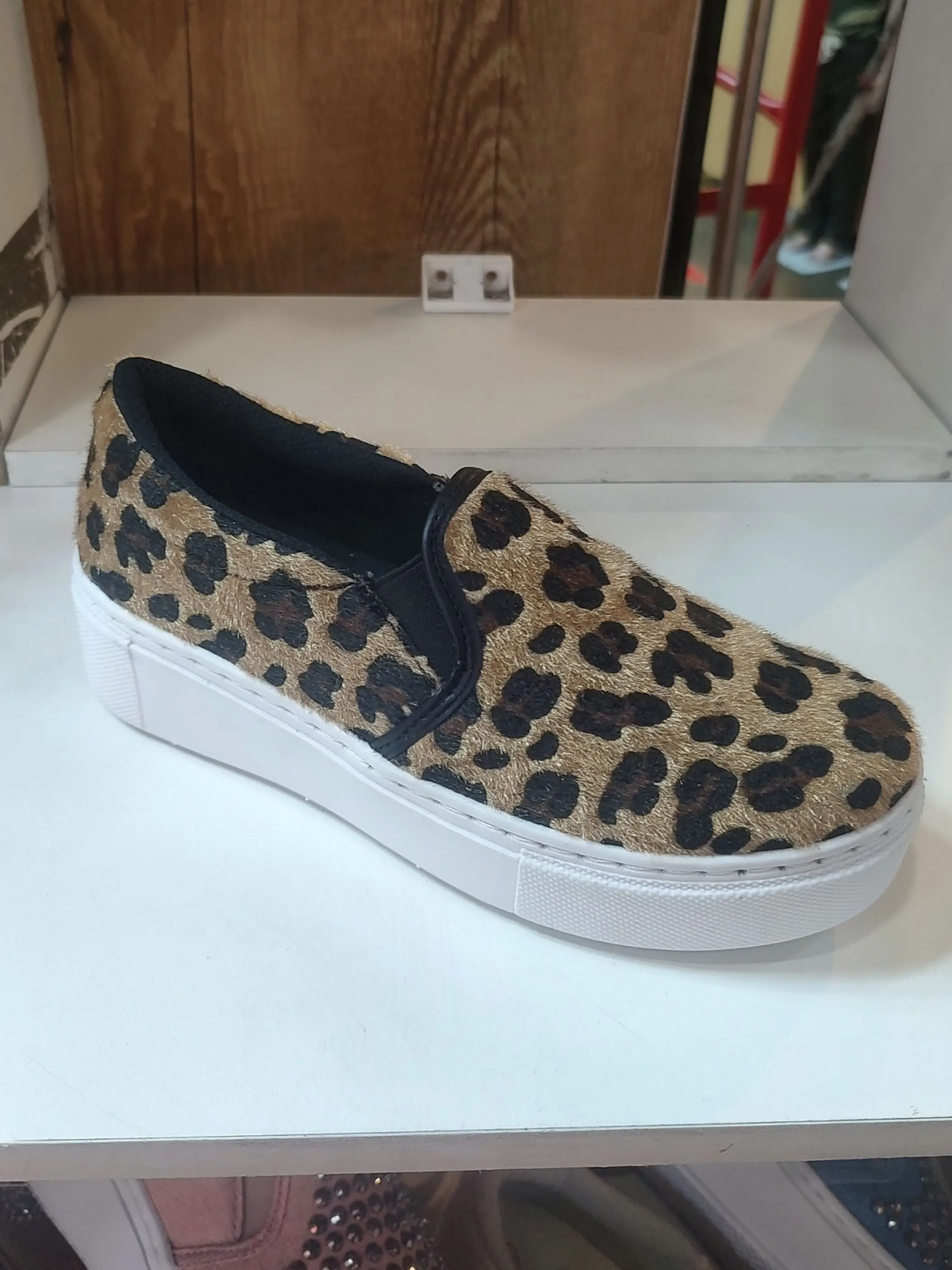 Tênis Slip On Camurça 4040