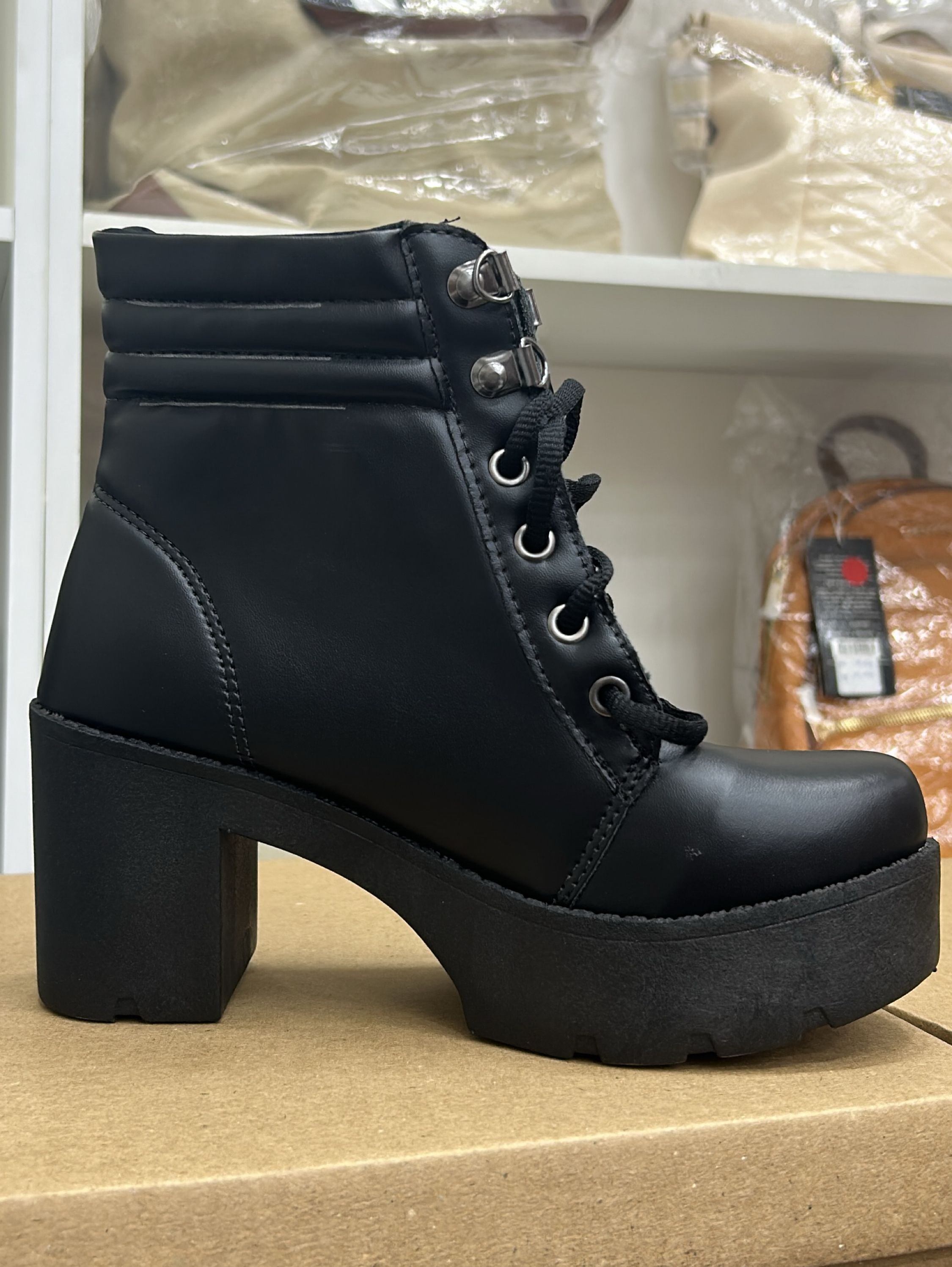 Bota Boneca Cano Curto 730