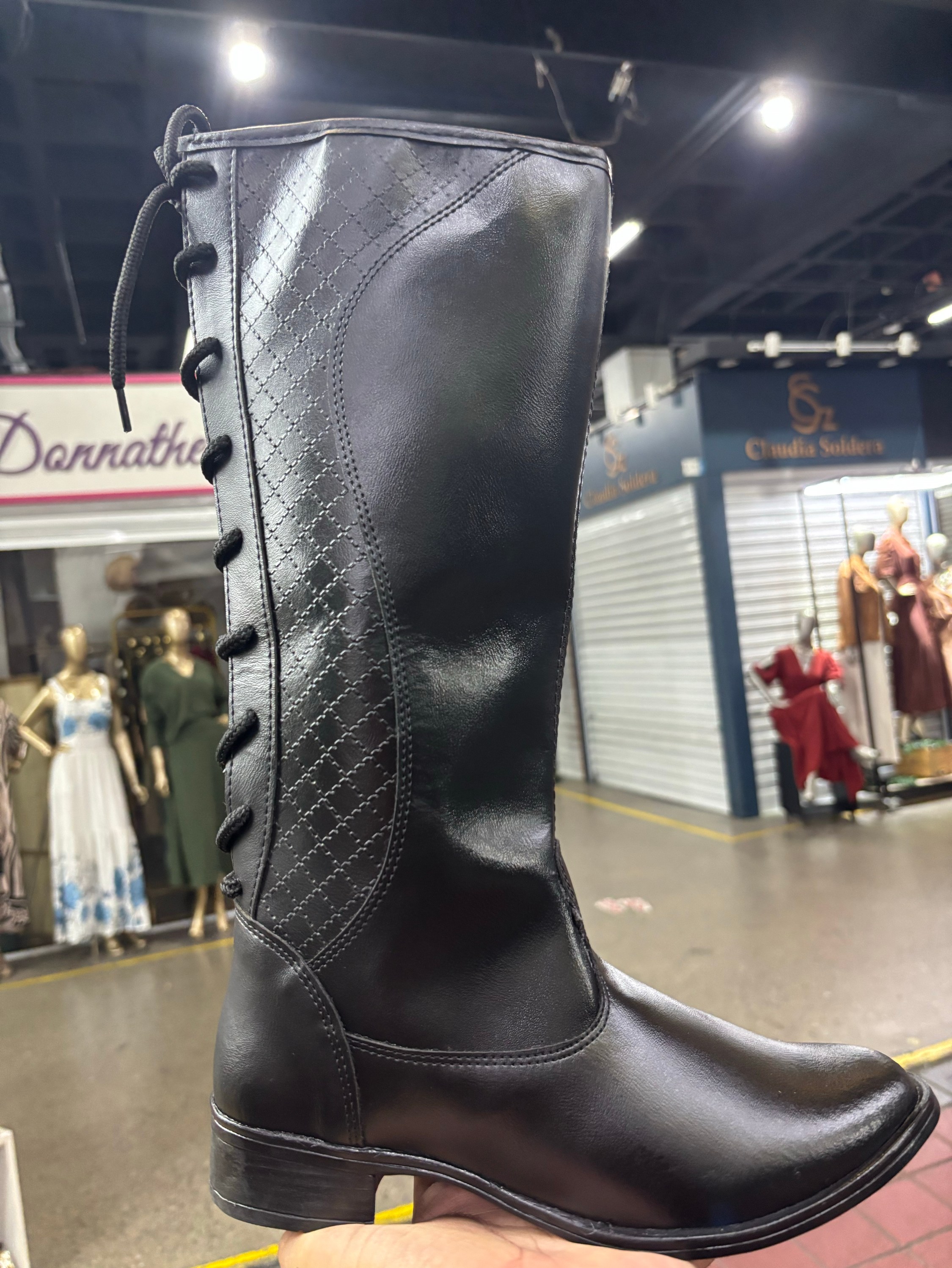 Bota Montaria Cano Médio Thaiza 233