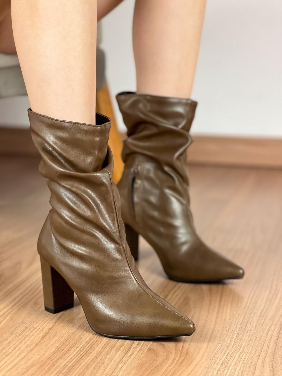 Bota Cano Curto Drapeada Bruna 8688081