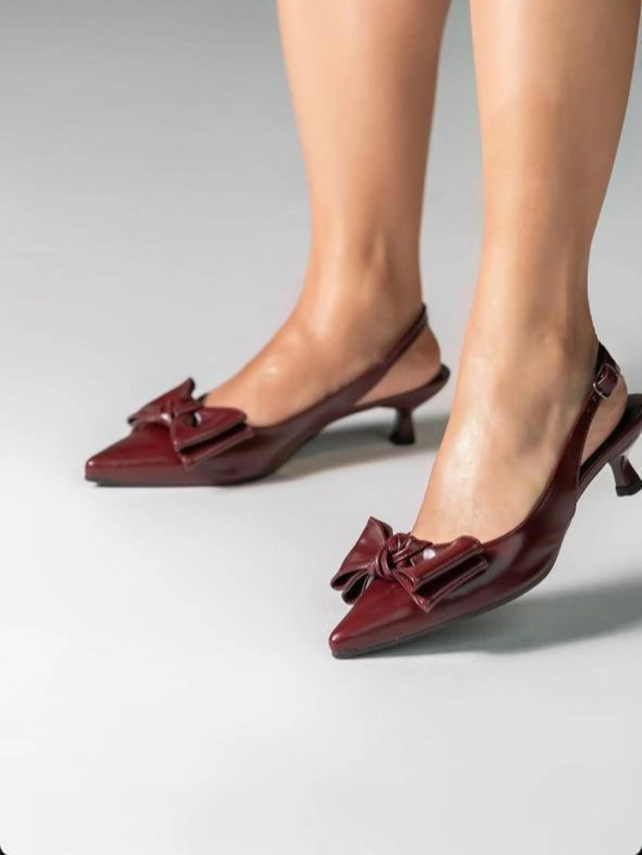 Scarpin Bico Fino Salto Baixo M.4057
