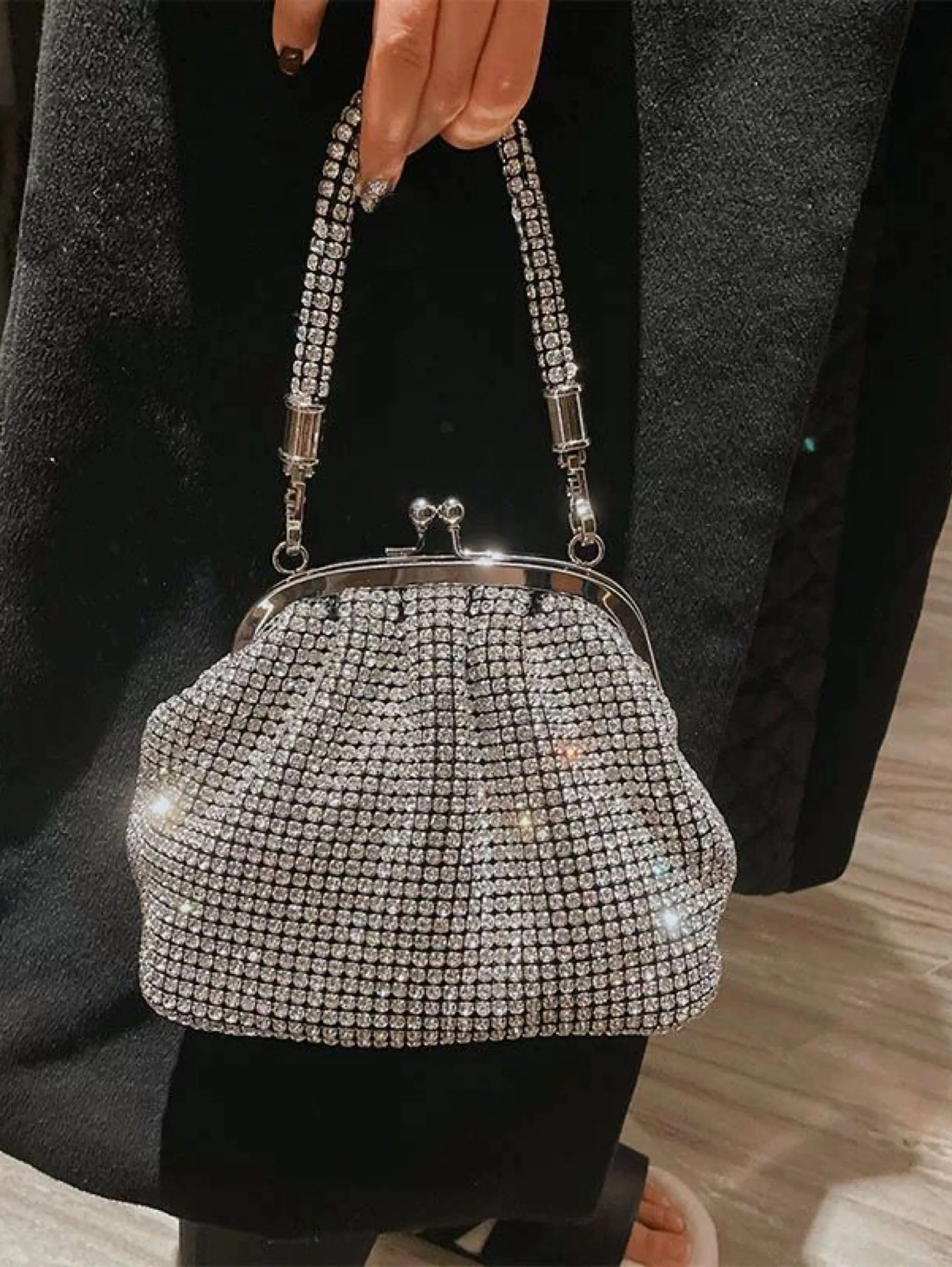 Bolsa de festa brilhante com corrente maior👛