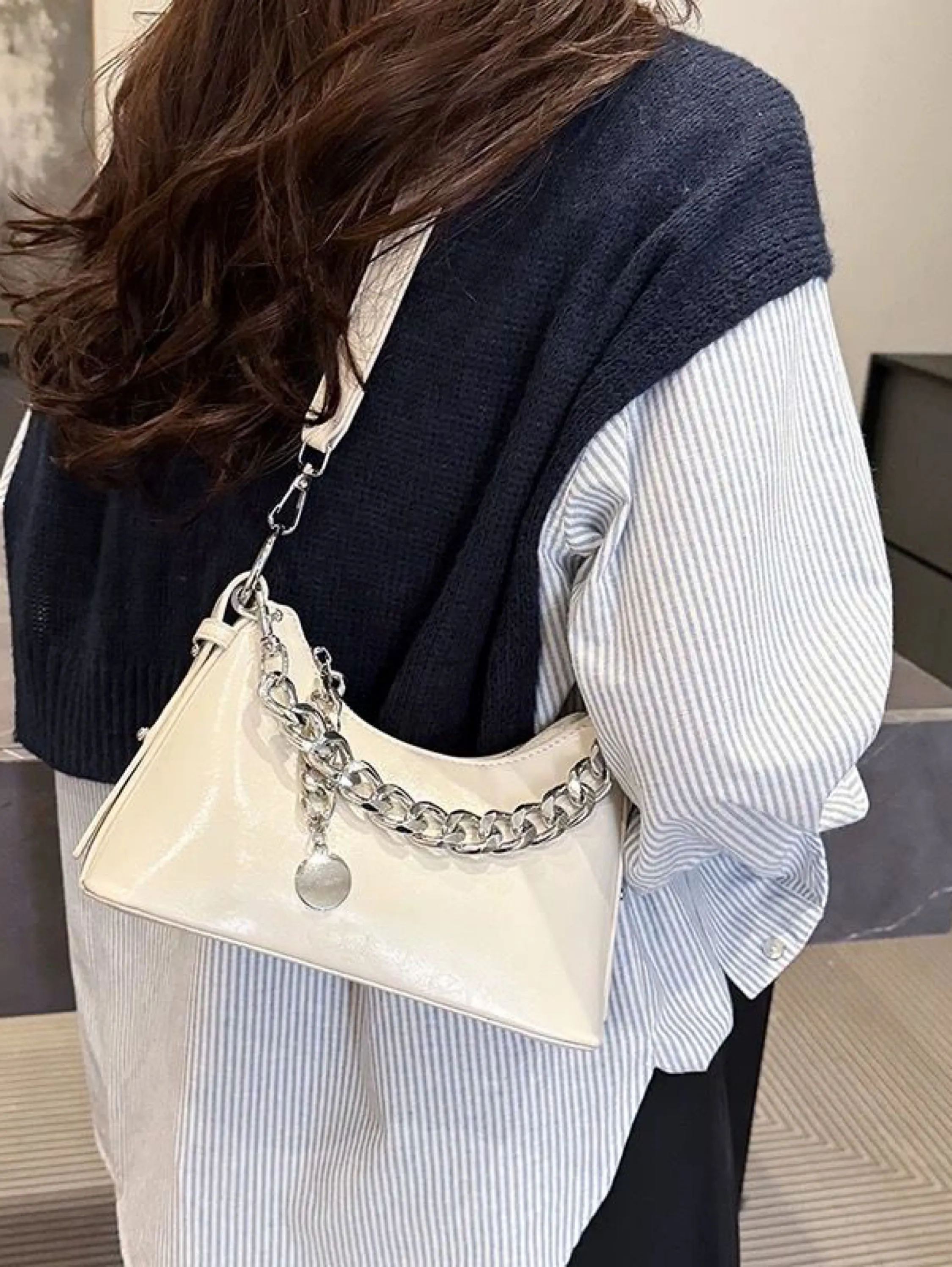 Bolsa clutch luxuosa com material reflexivo com alça#1311