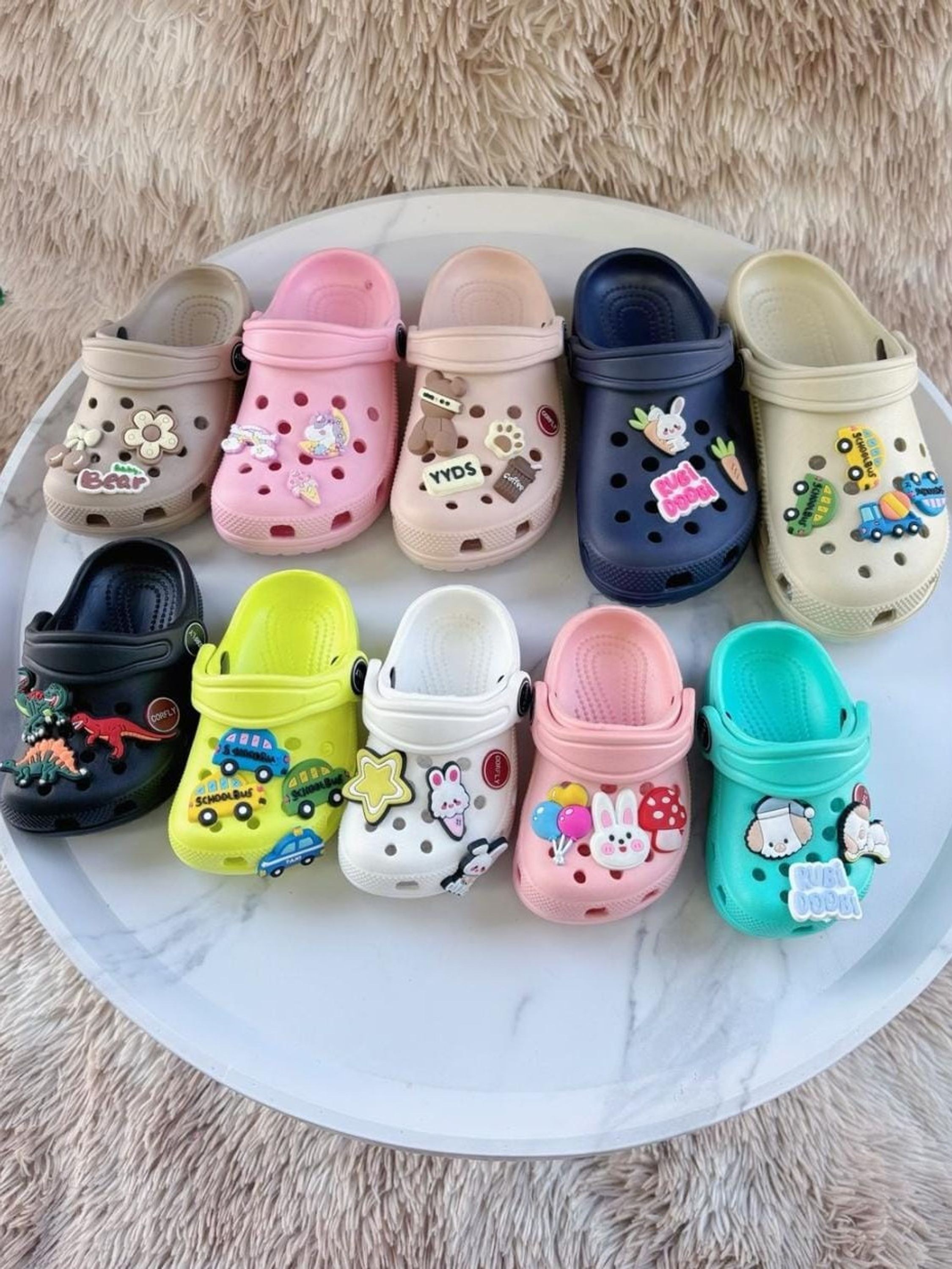Crocs babuche infantil unisex com acessórios