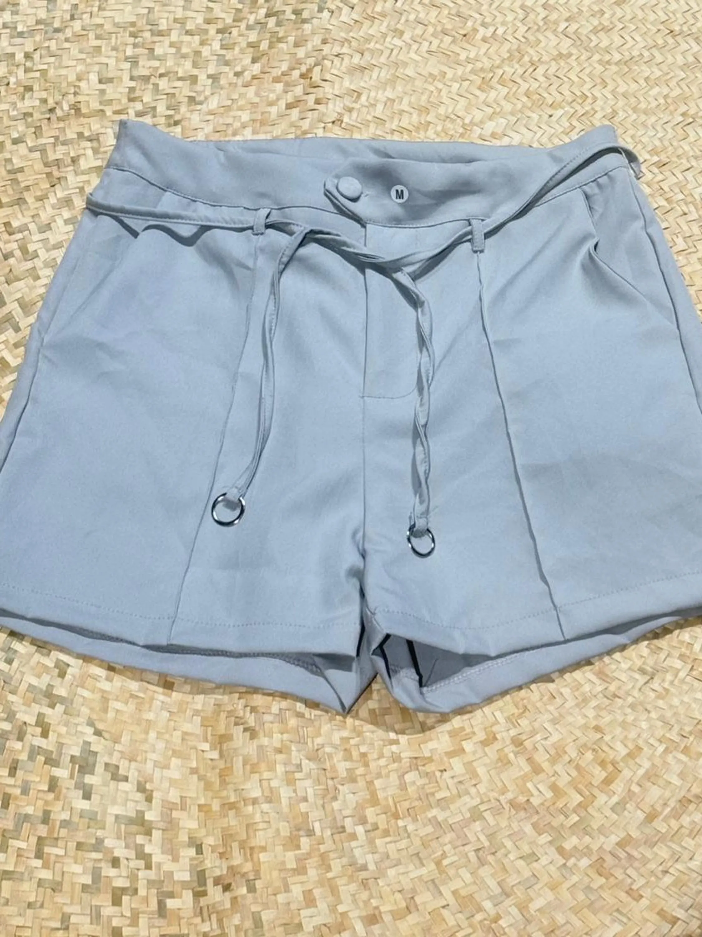 Shorts Alfaiataria com cinto