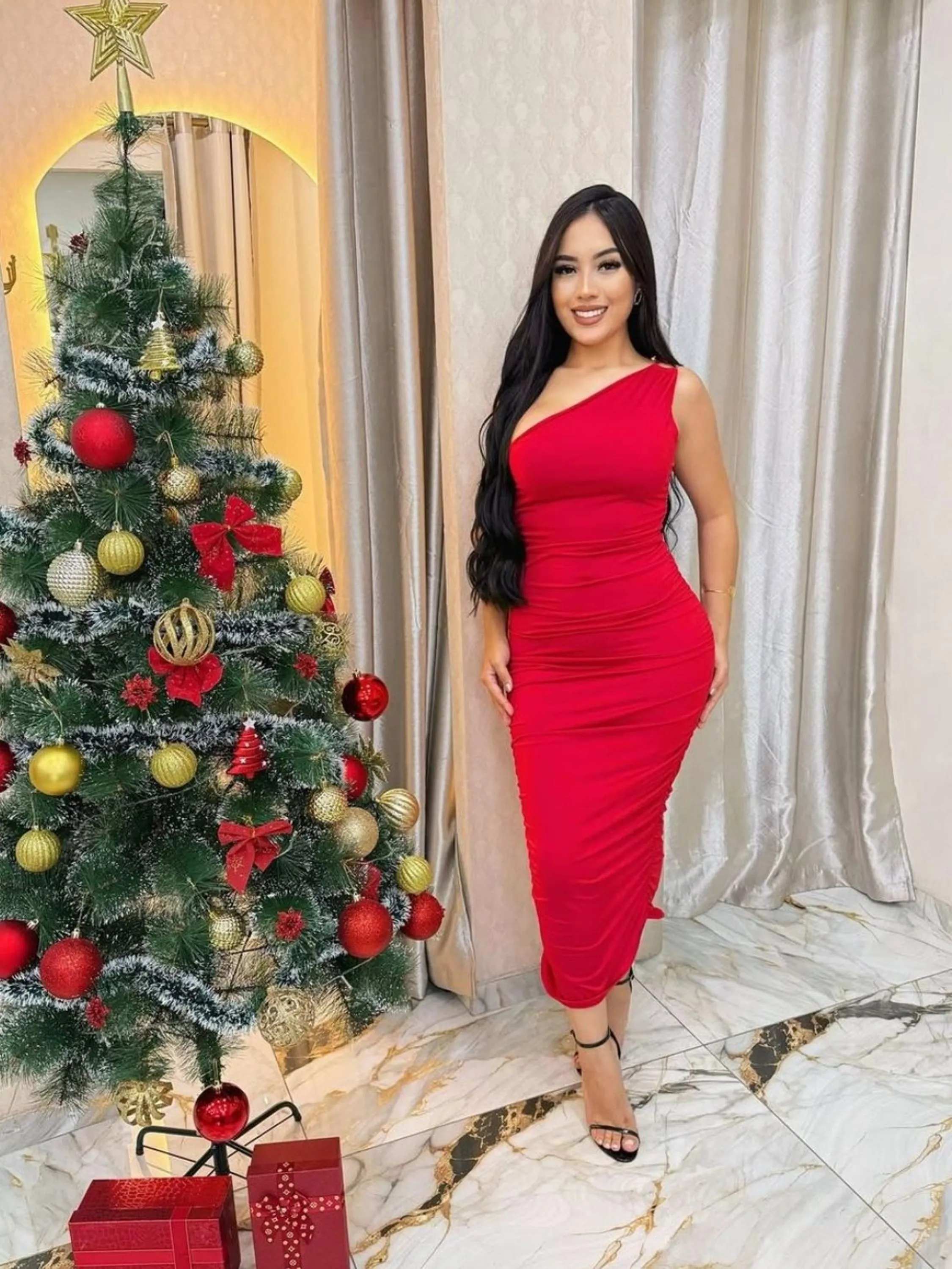 Vestido midi de uma alça