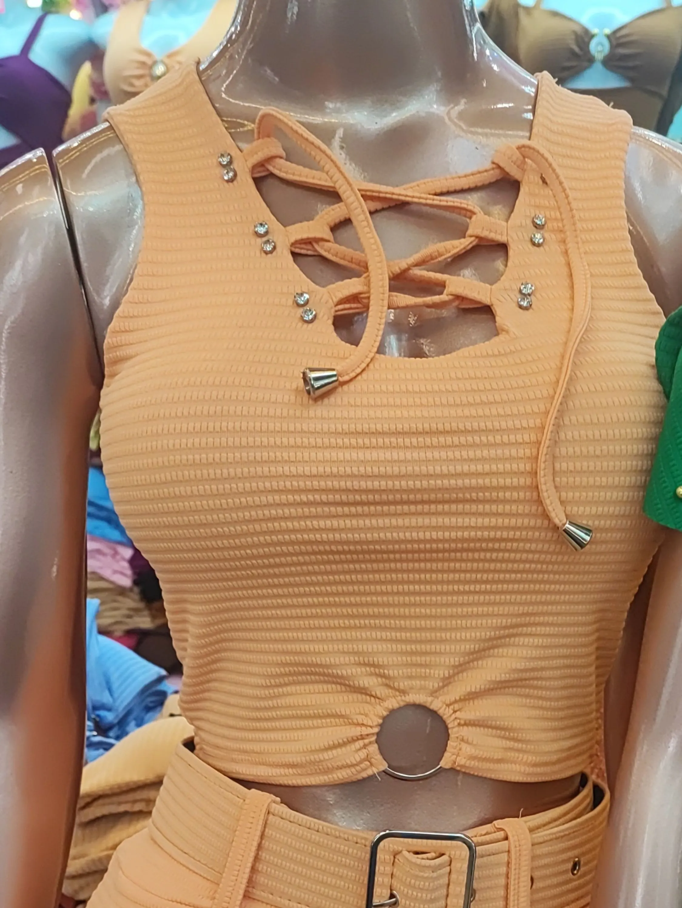 Crooped detalhes nervura e argola
