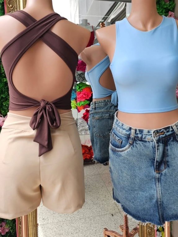 Cropped de amarração nas costas