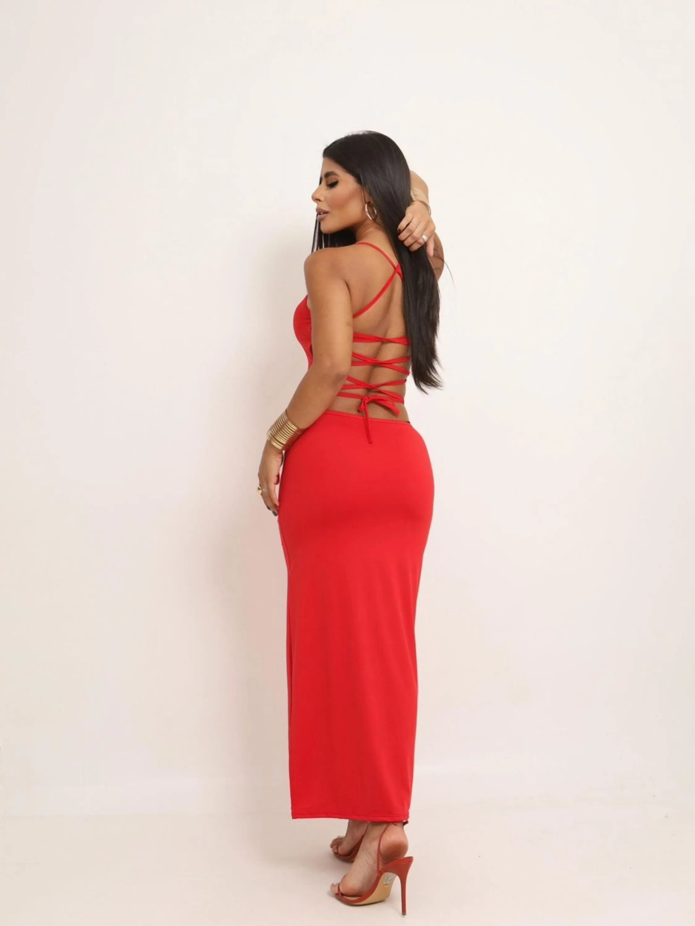 Vestido longo cruzado nas costas de alça e fenda