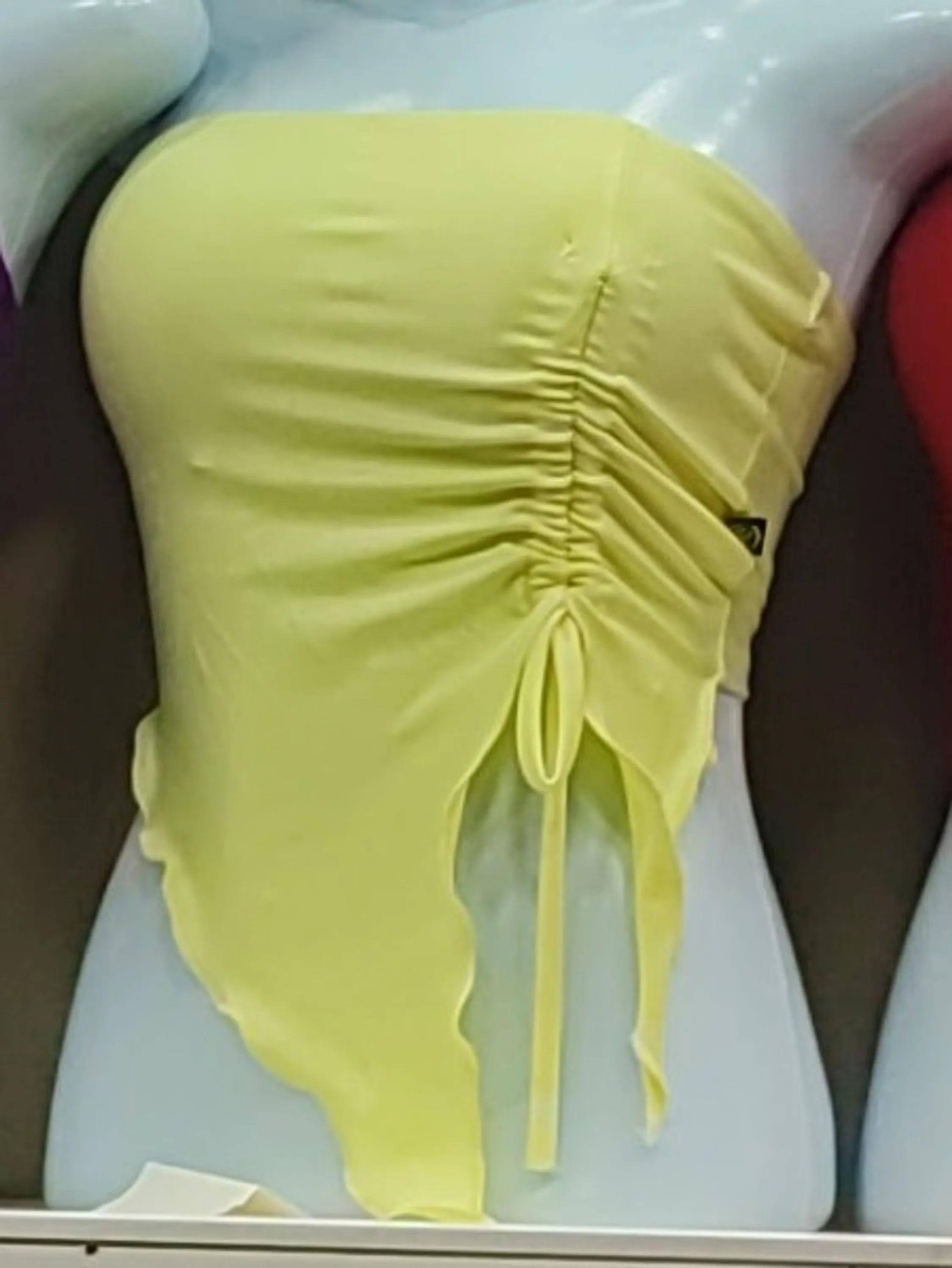 Cropped tomara q cai com bico