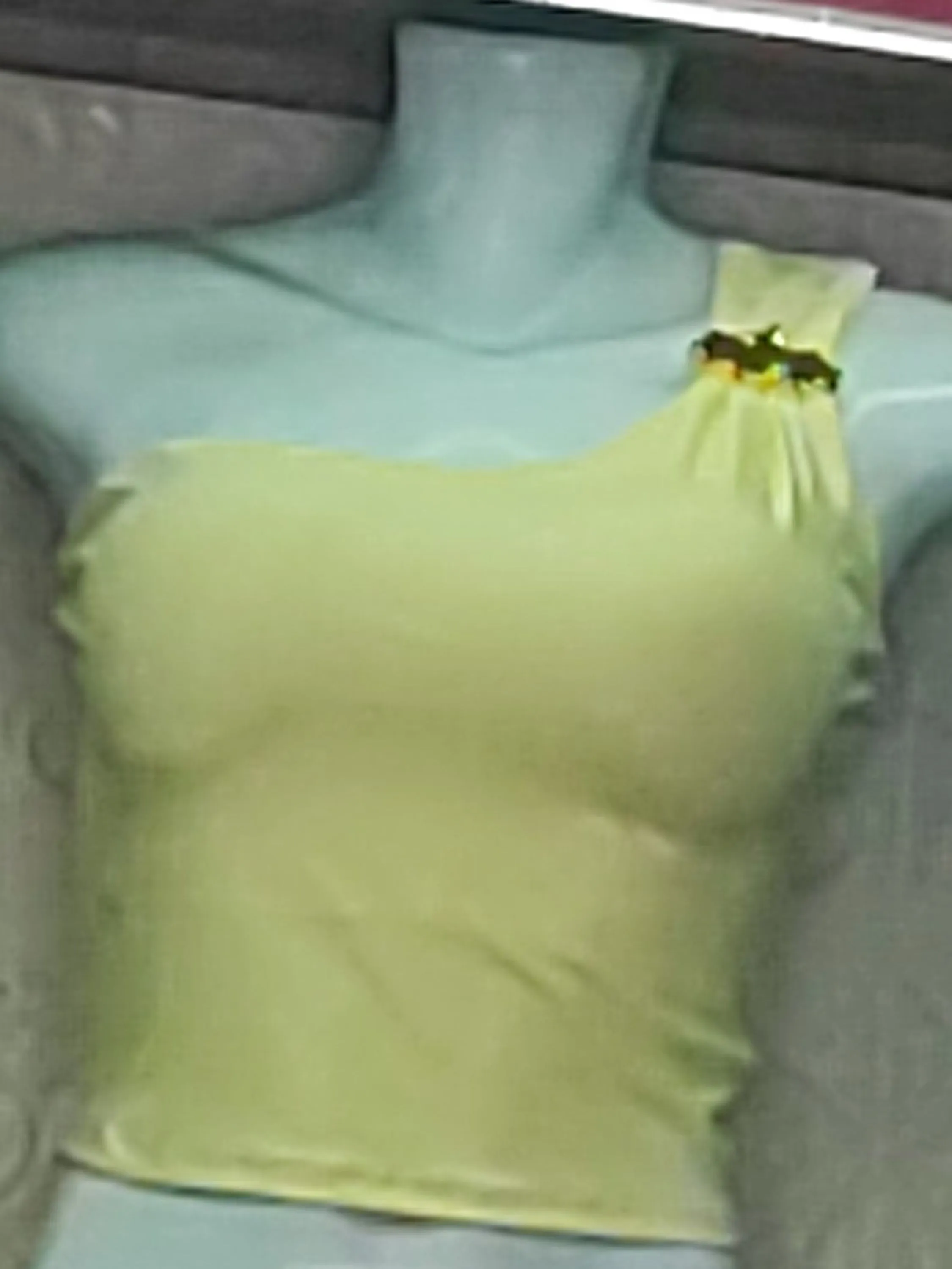 Cropped de uma alça com detalhes