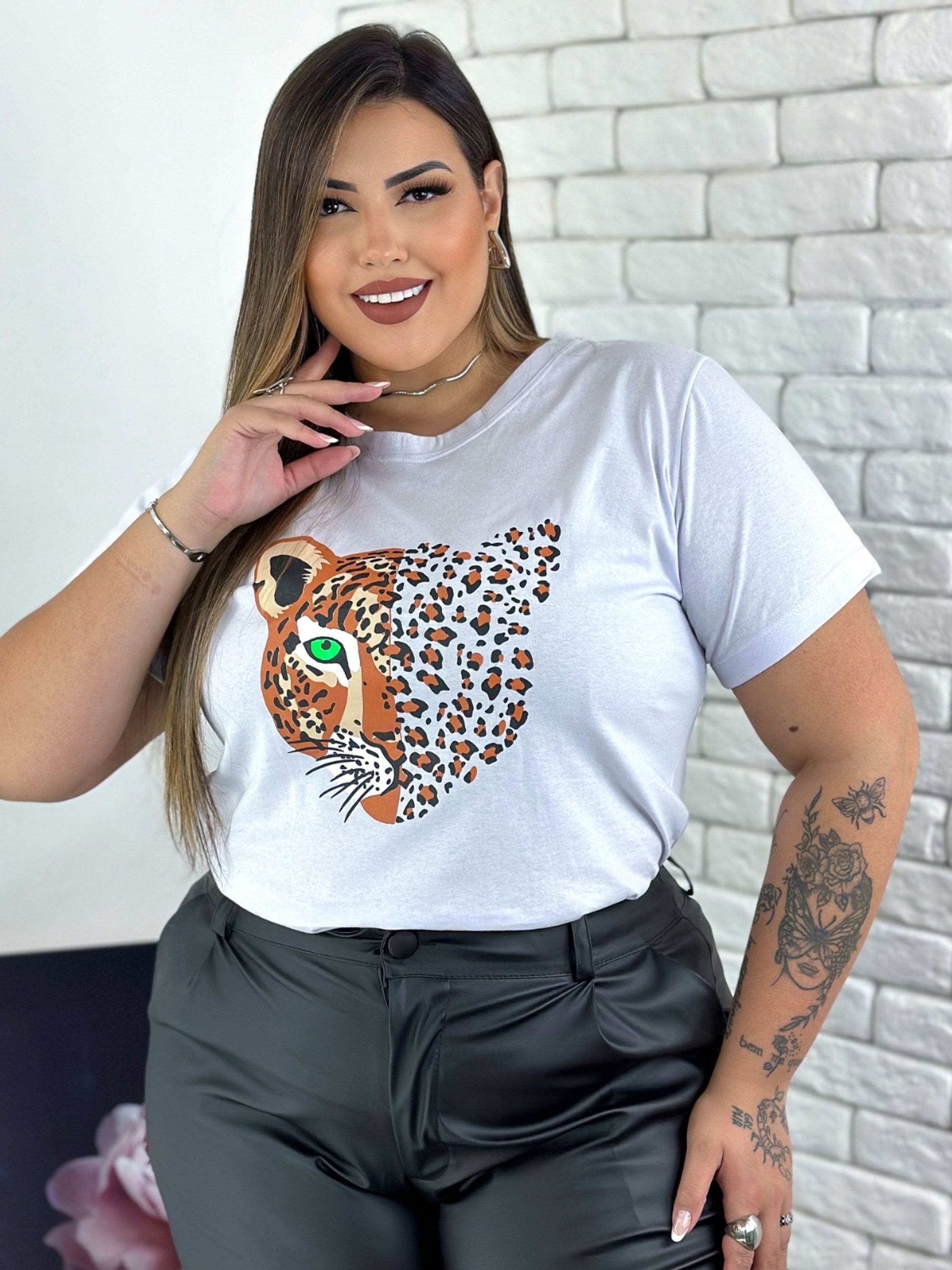 Blusa T-shirt Feminina Valeria | 100% Algodão Confortável, Luxuosa e Best-Seller