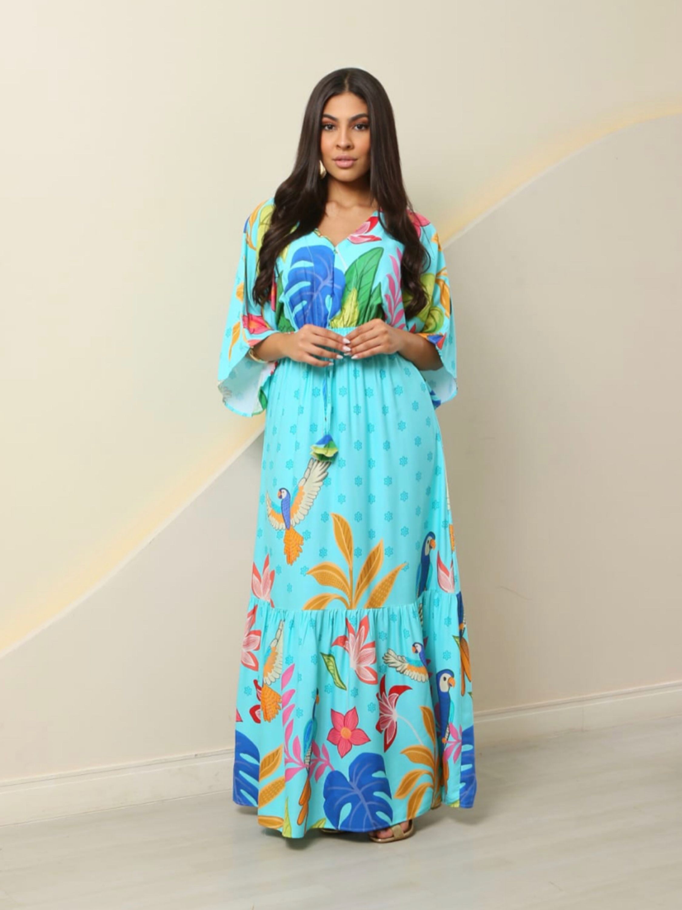 Vestido longo estampas variadas