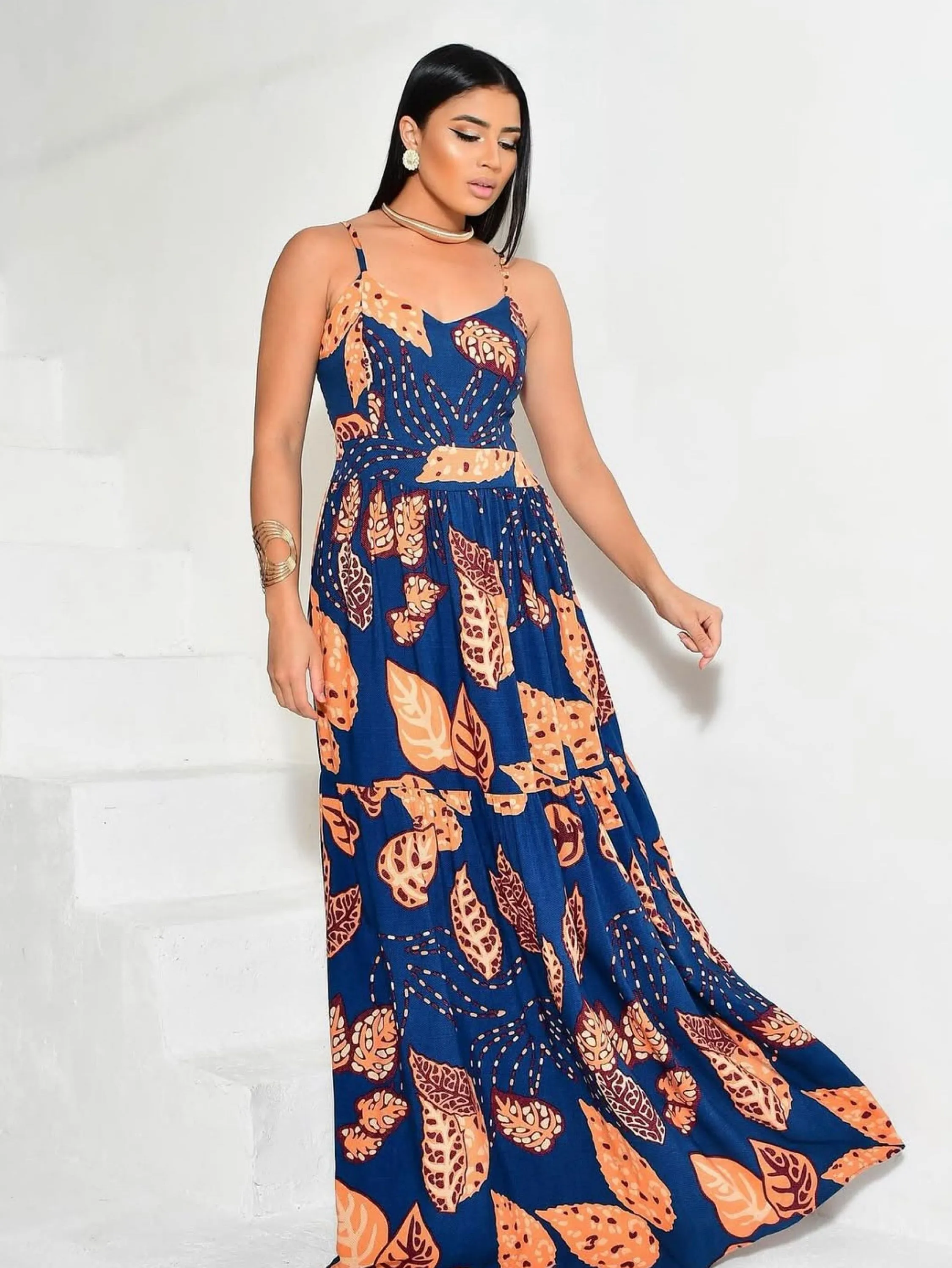 Vestido longo estampa variadas