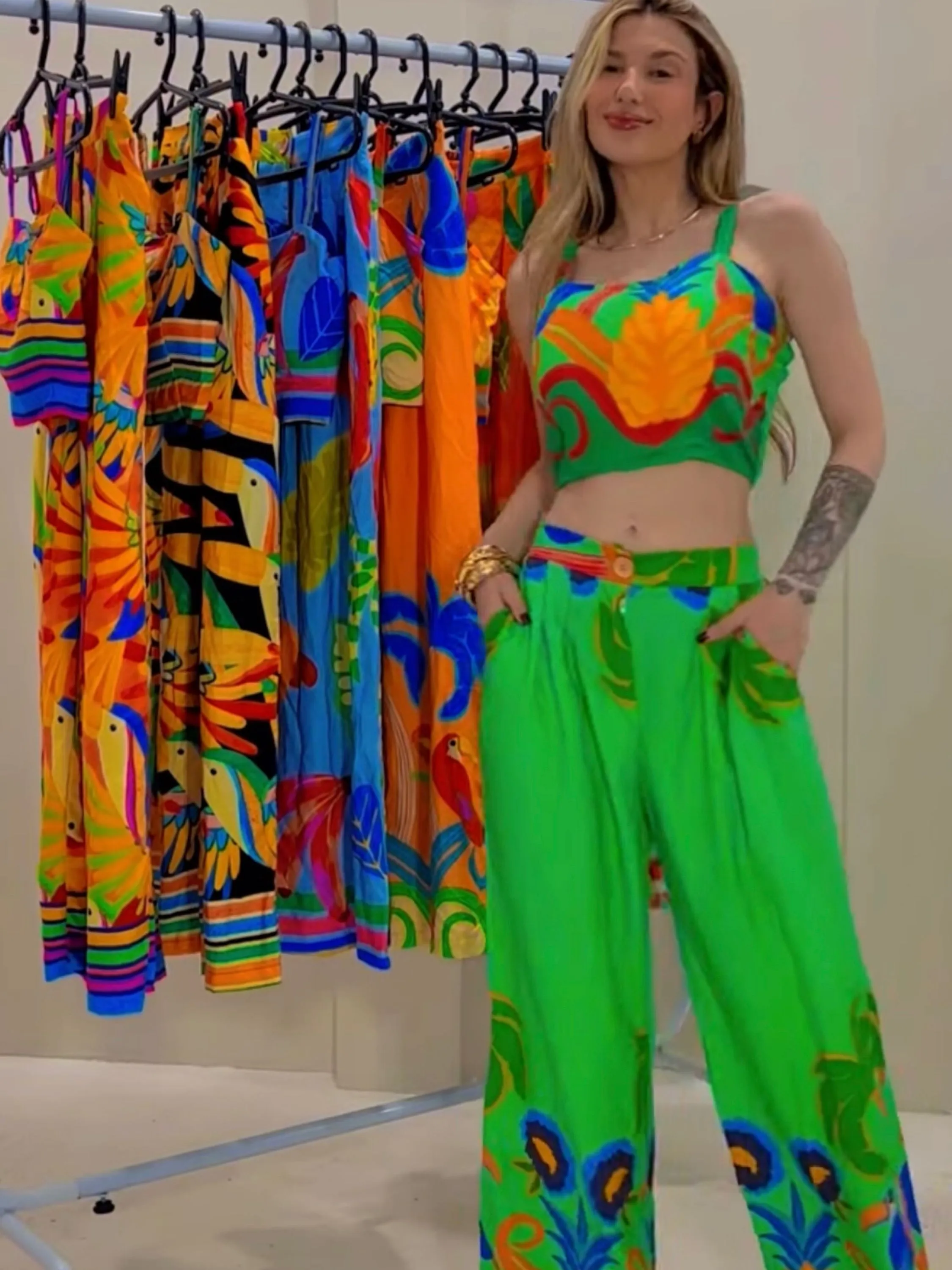 Cropped conjunto estampas variadas