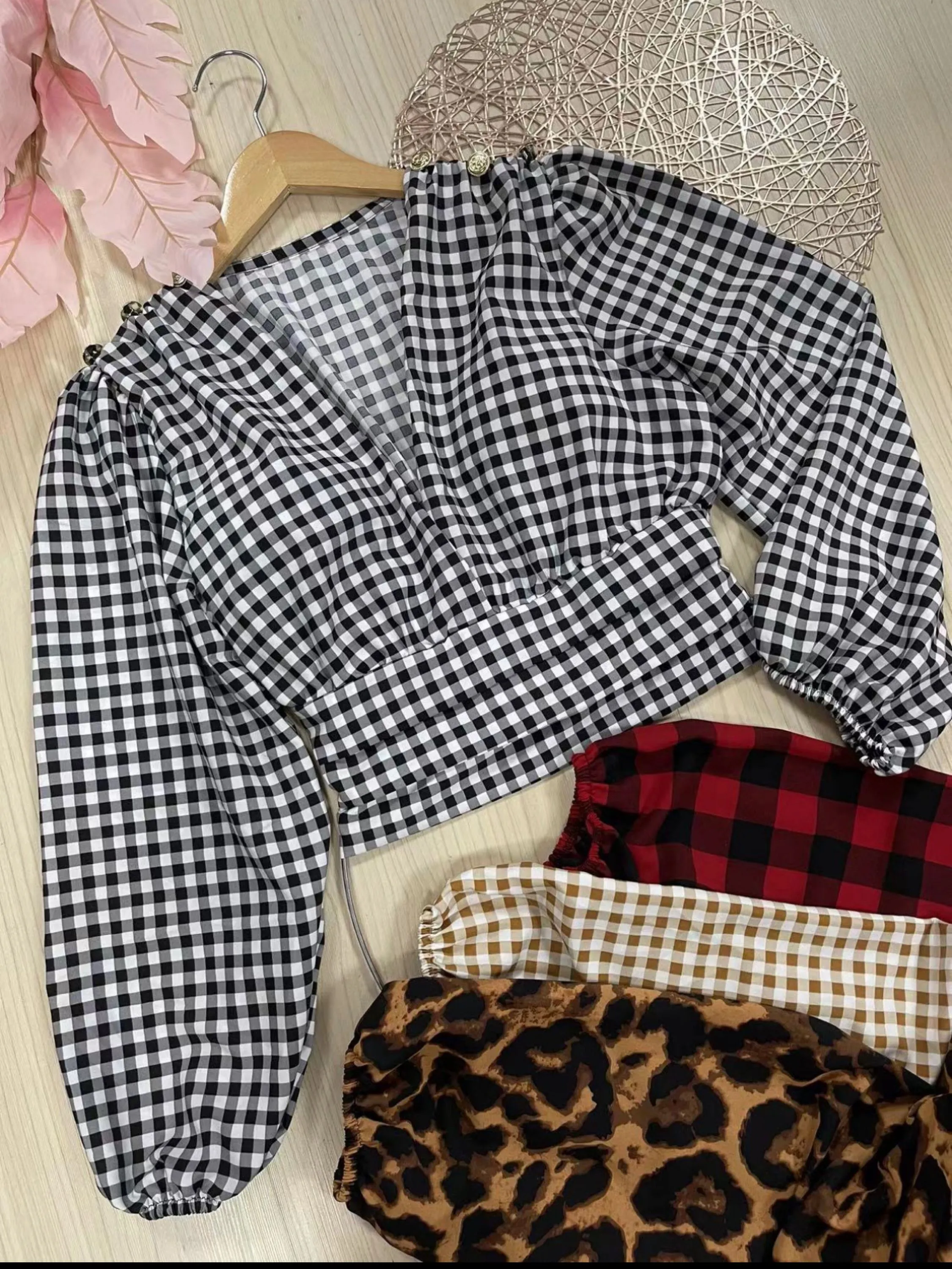 Blusa cropped manga logo