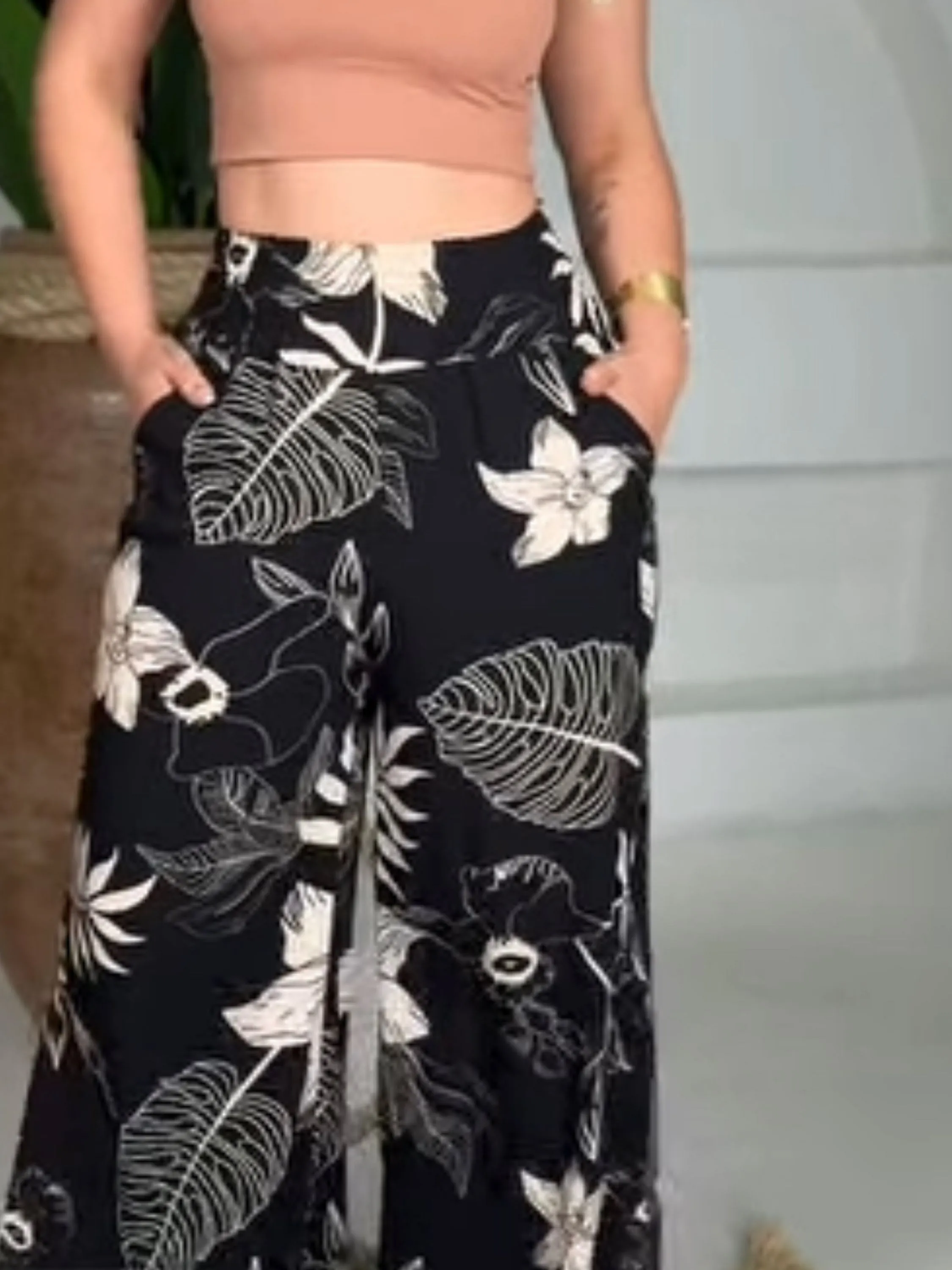 Calça pantalona estampas