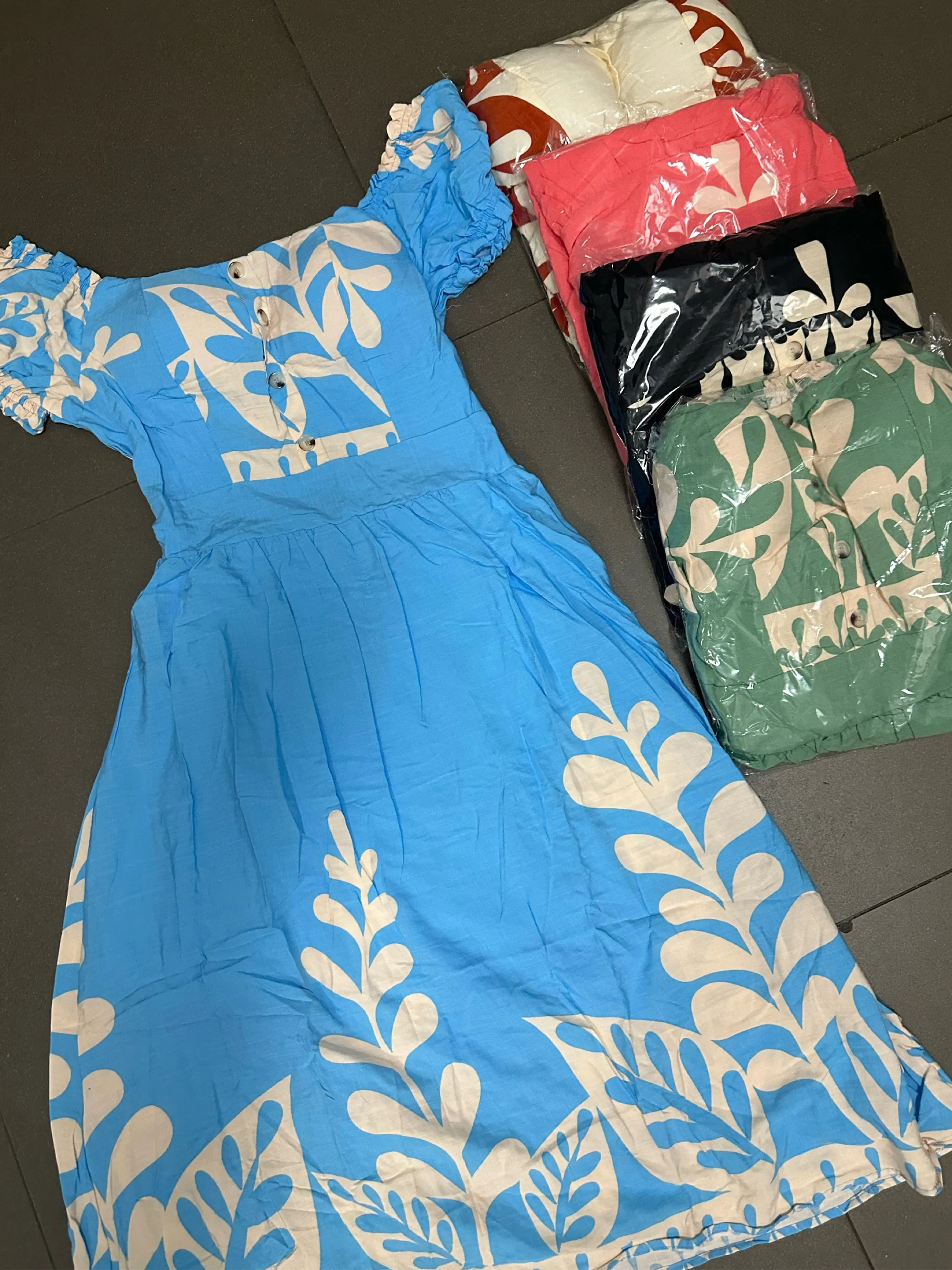 Vestido curto com bojo