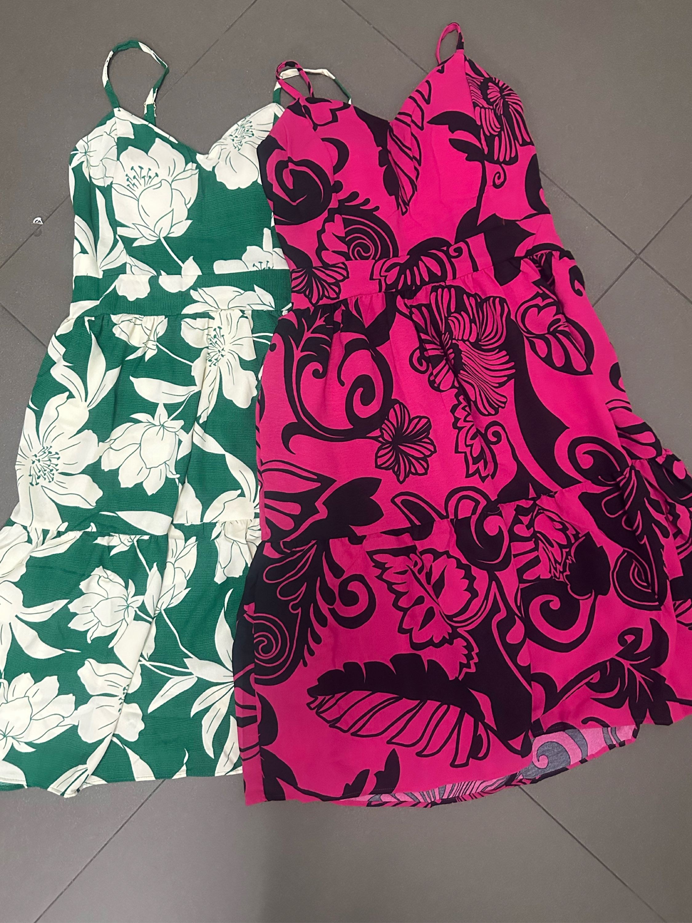 Vestido curto estampas