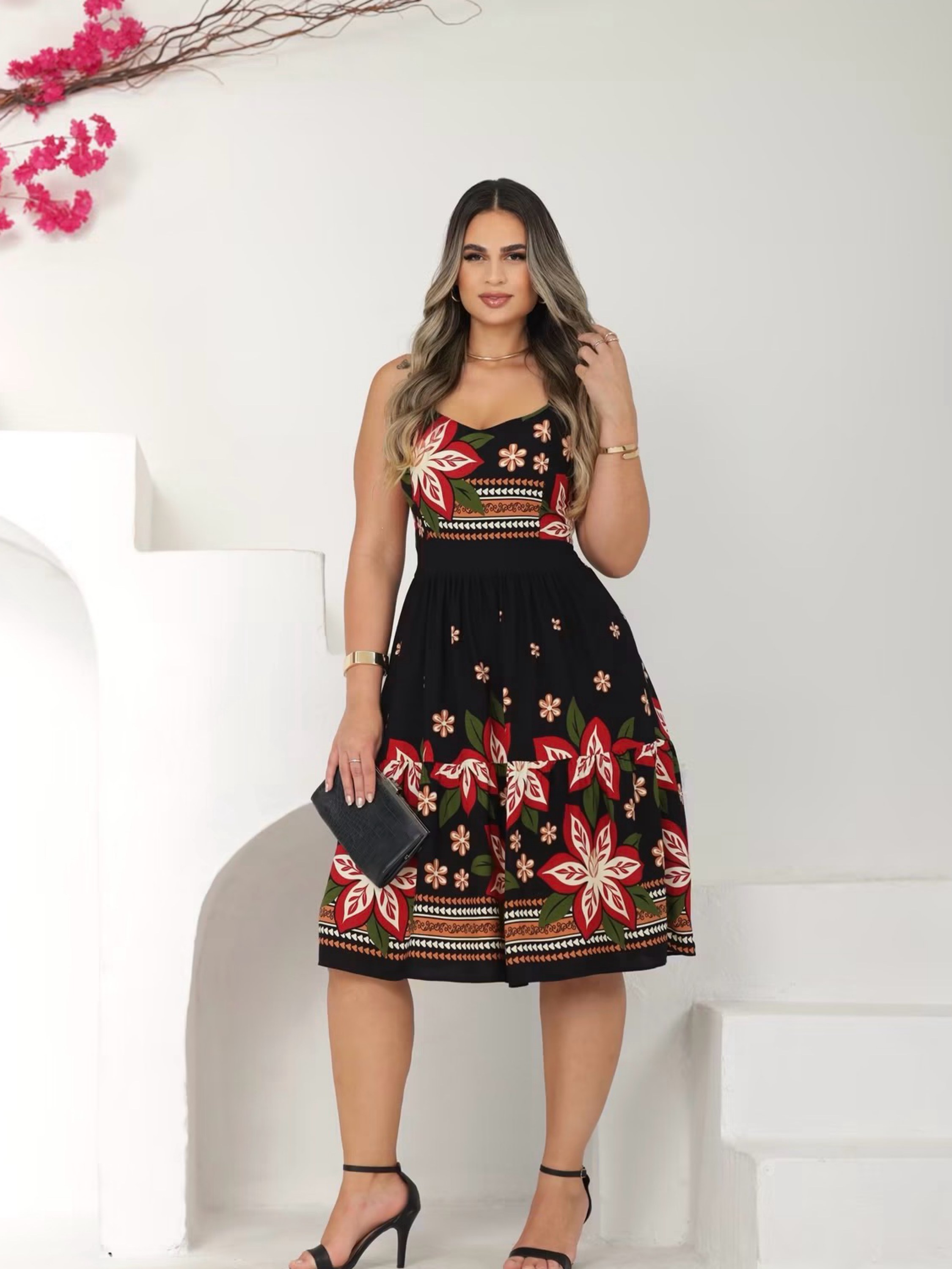 Vestido curto estampas variadas
