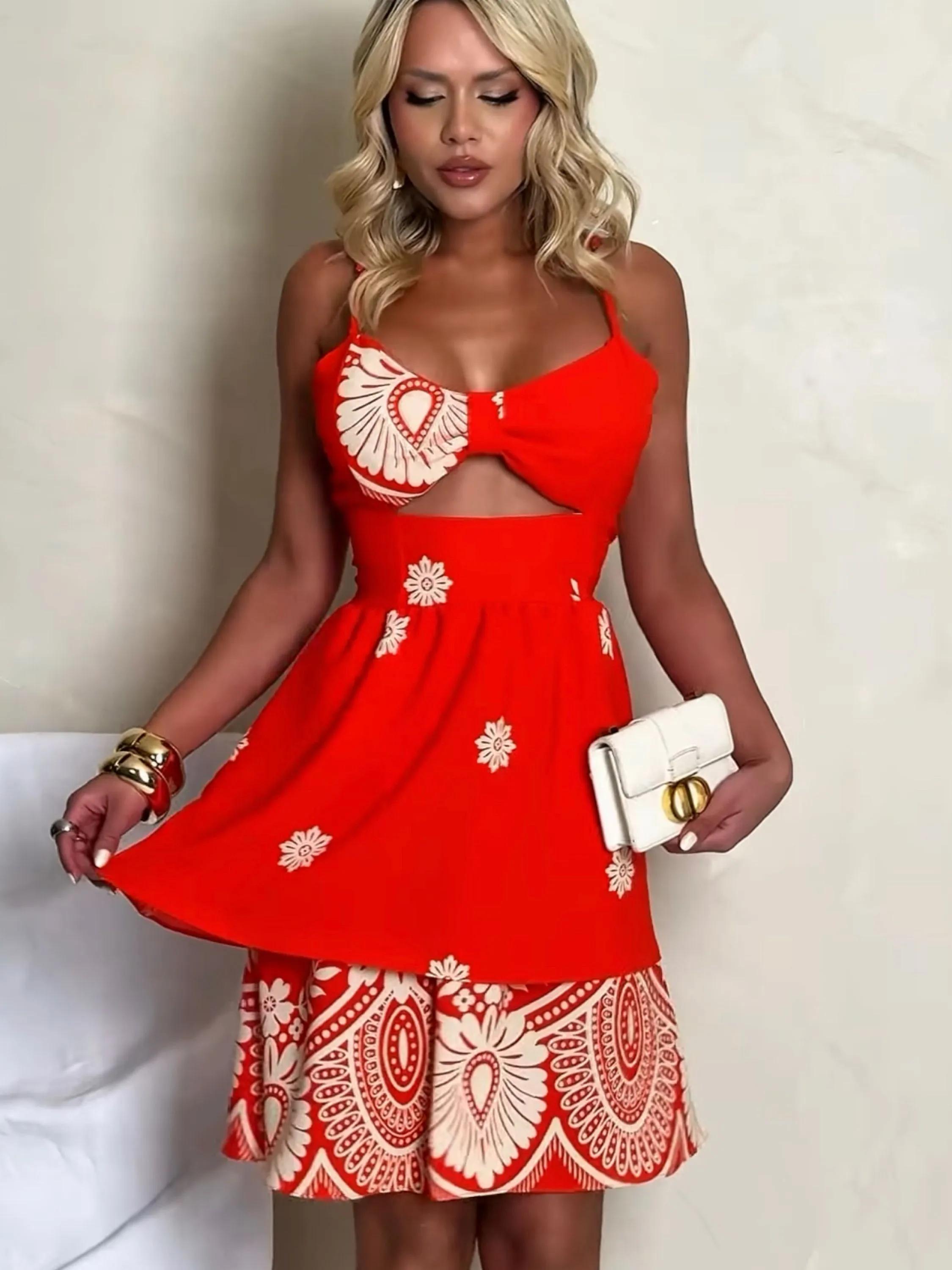 Vestido curto estampas
