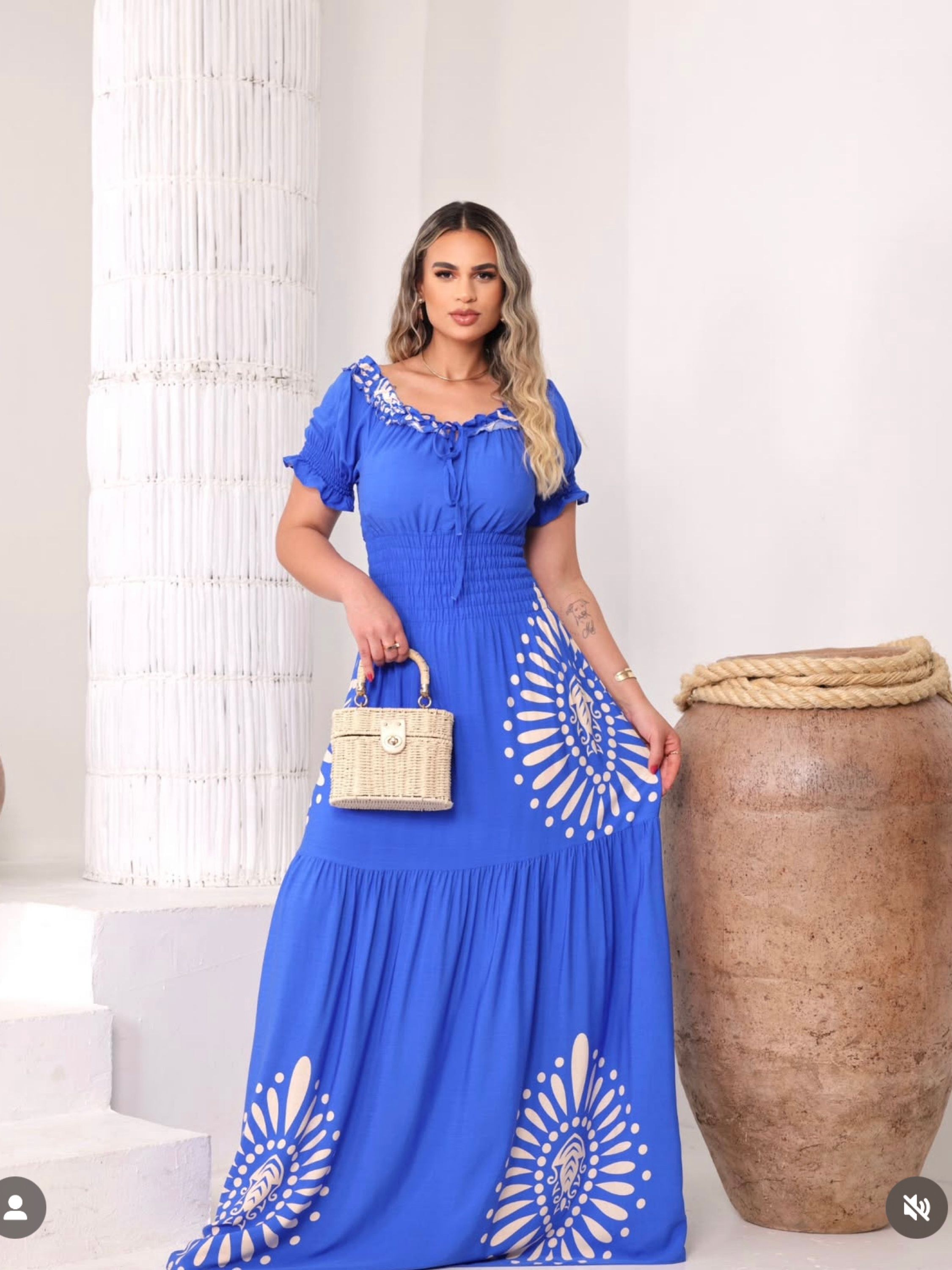 Vestido longo estampas variadas