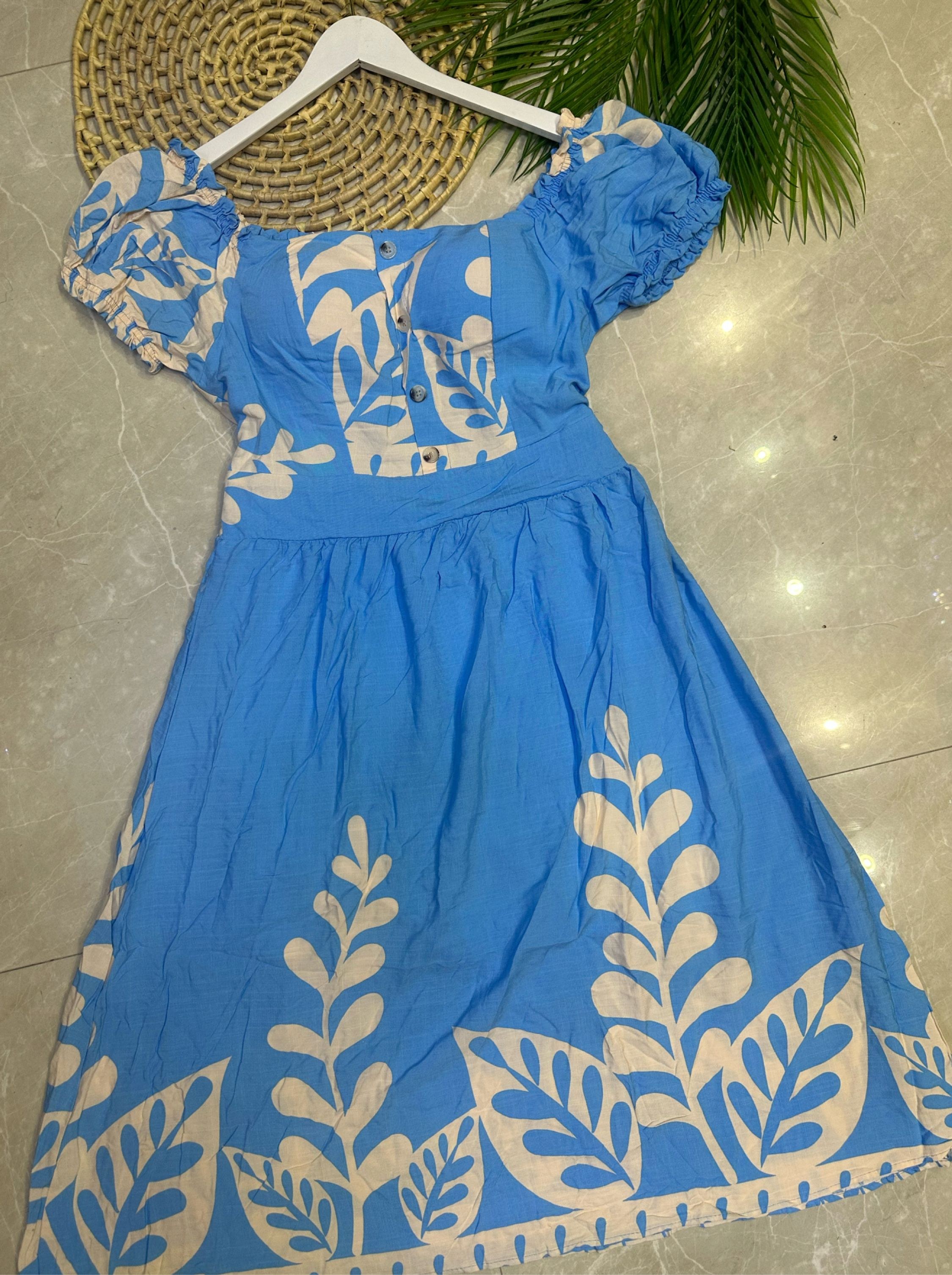 Vestido curto com bojo