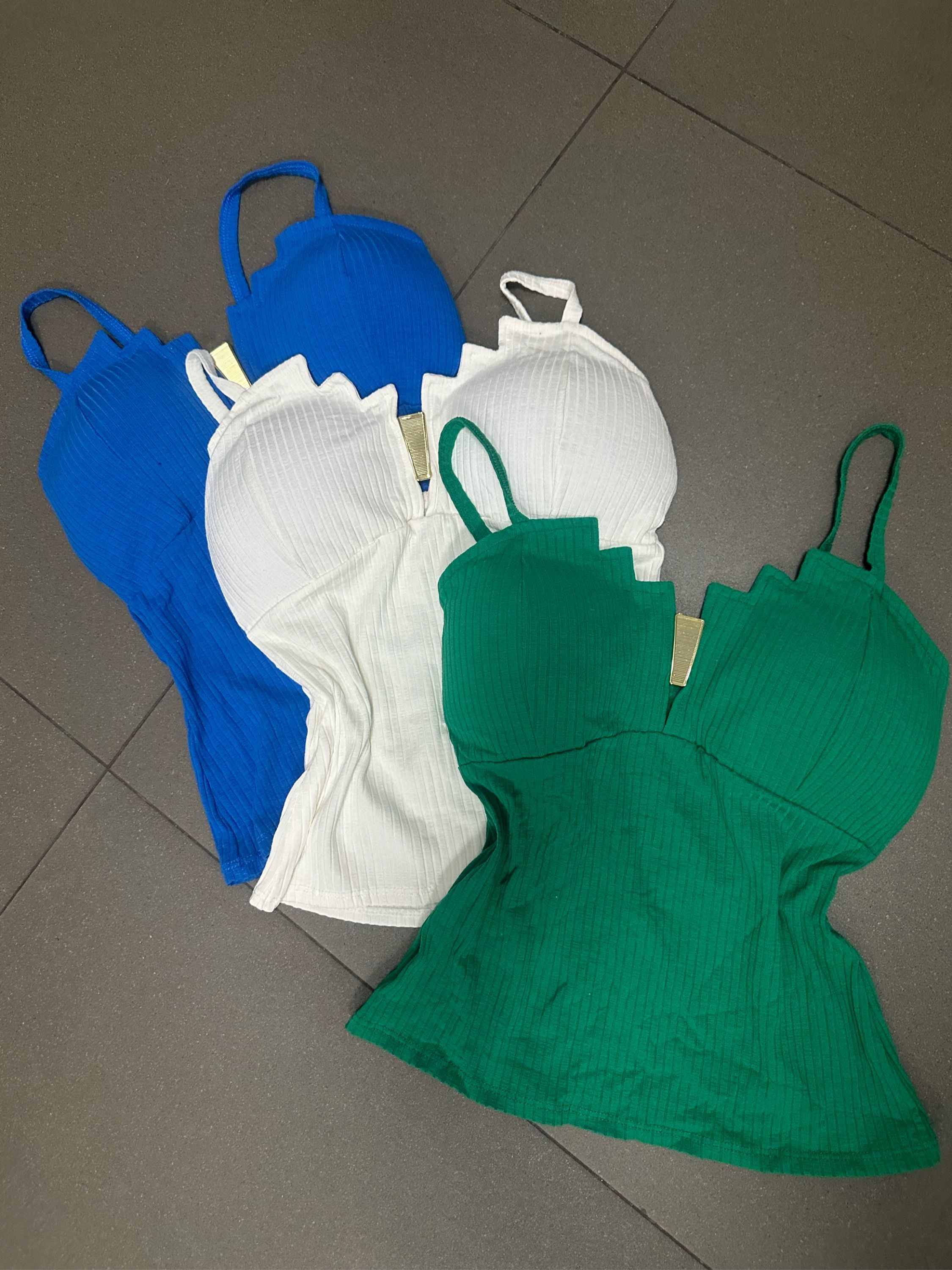 Blusa regata com bojo