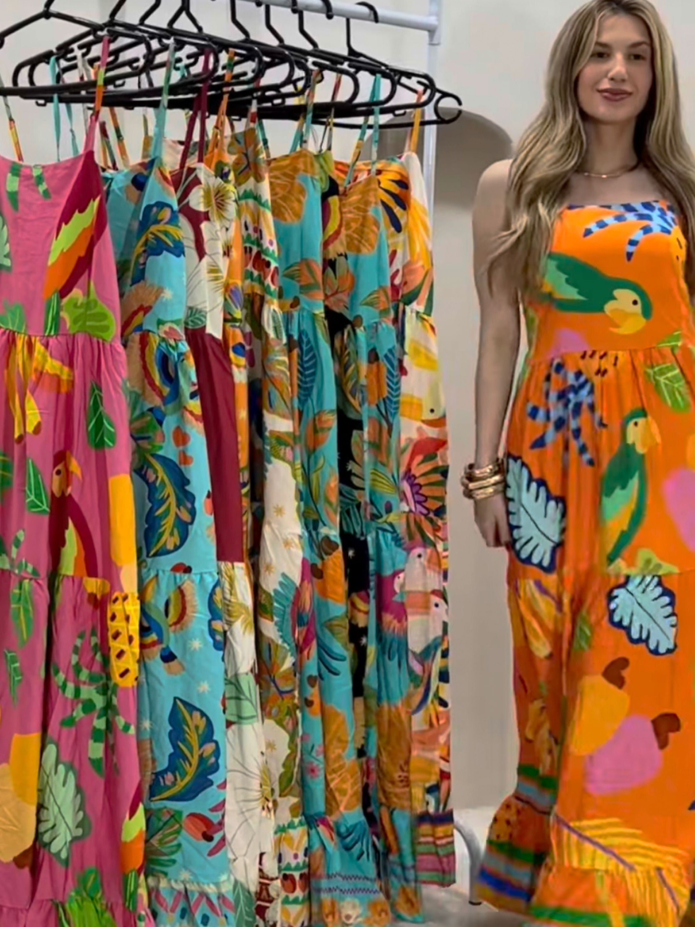 Vestido longo estampas variadas