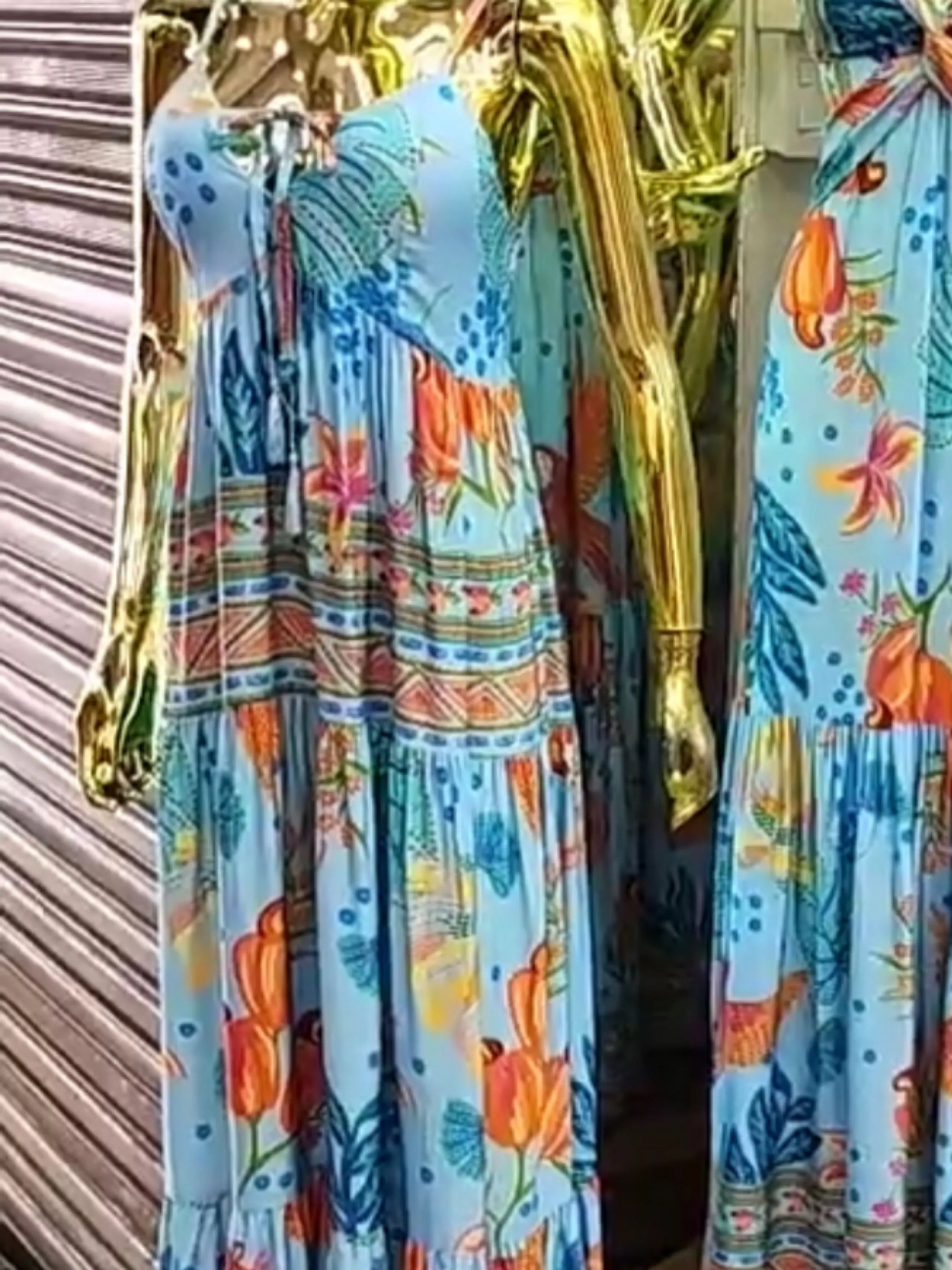 Vestido longo estampas variadas