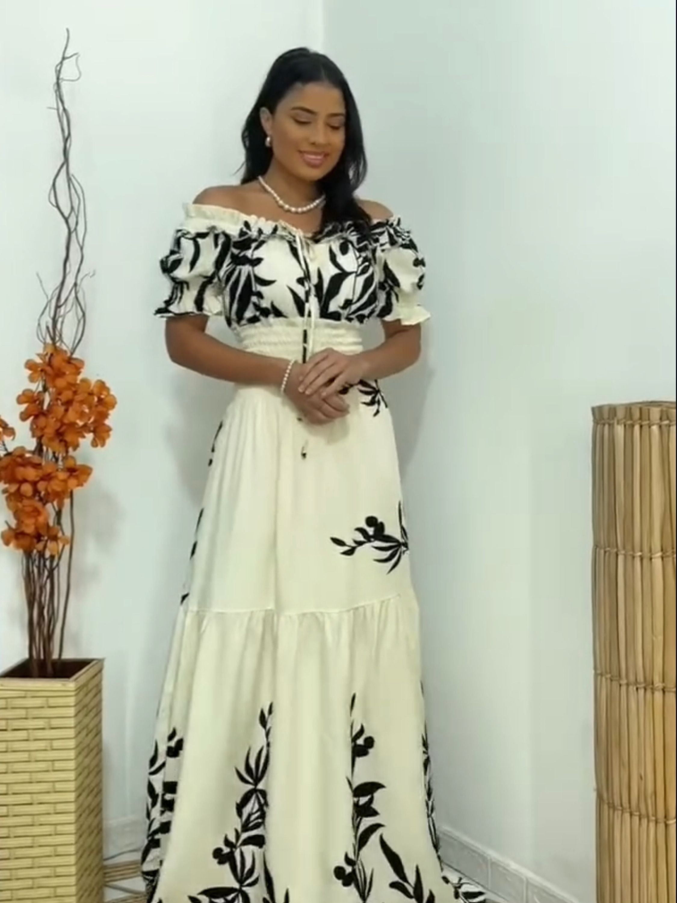 Vestido longo estampas variadas