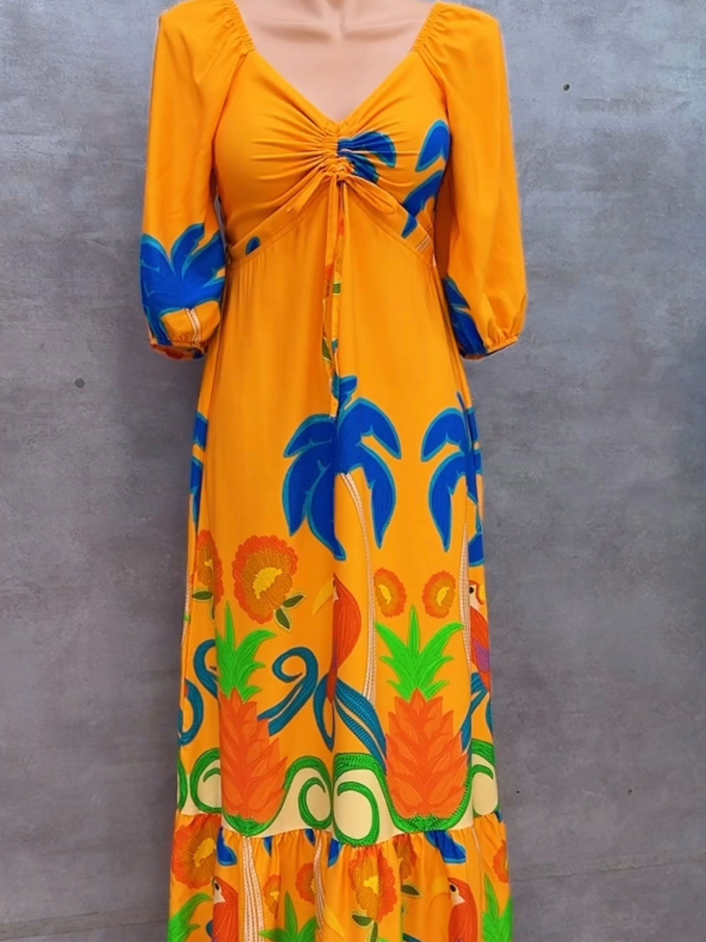 Vestido longo estampas variadas