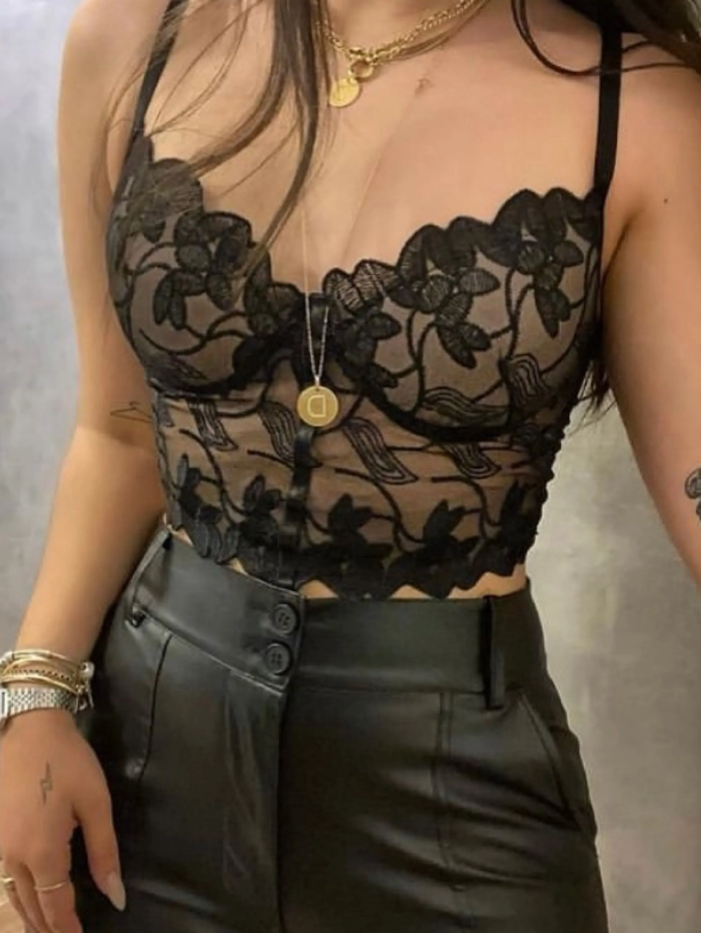 Cropped Renda Bojo 🖤 Coleção be you