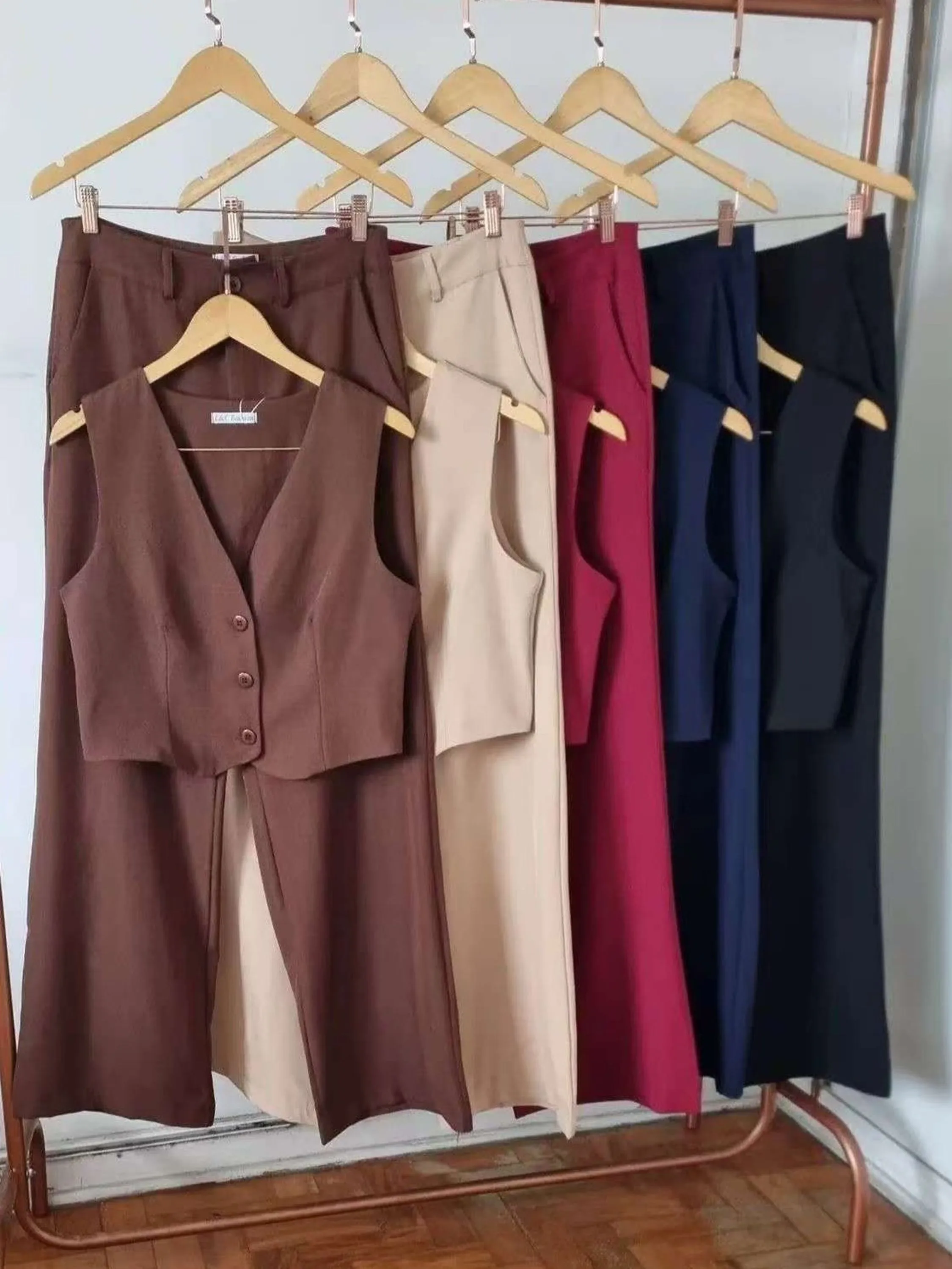 Elegante conjunto em Luis twill. Plusize.