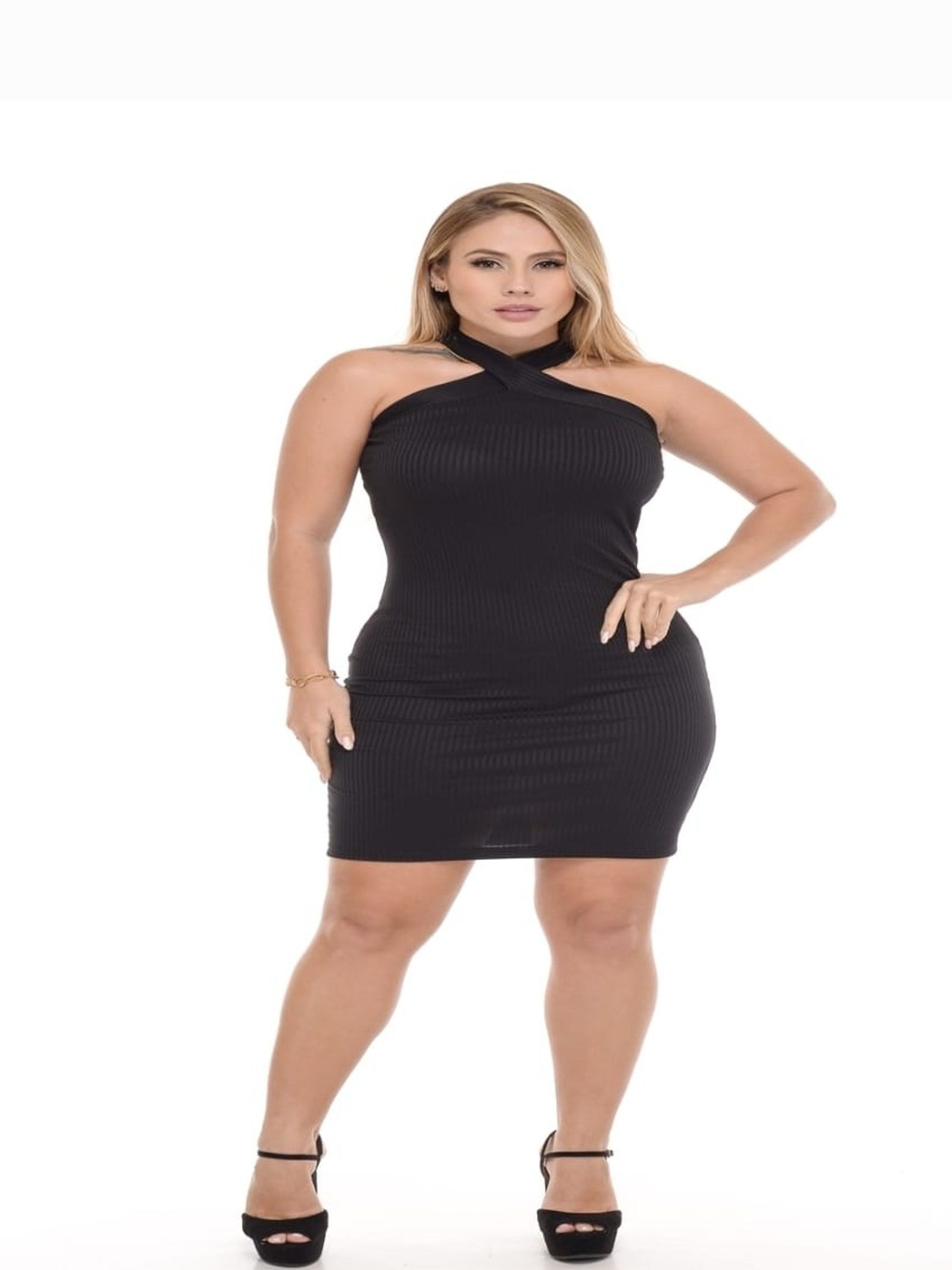 REF 09 Vestido FEMININA CANELADO