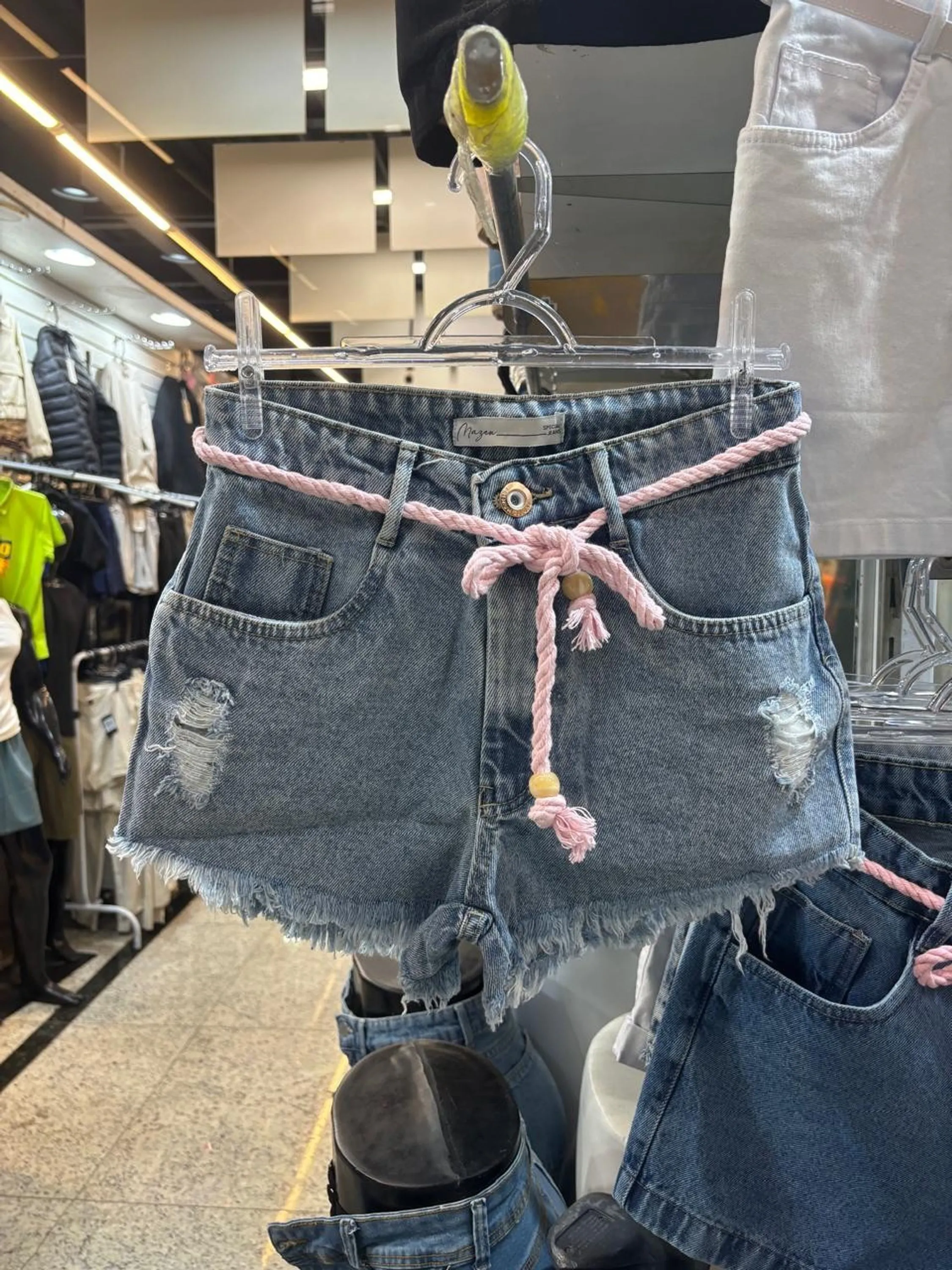 Short jeans