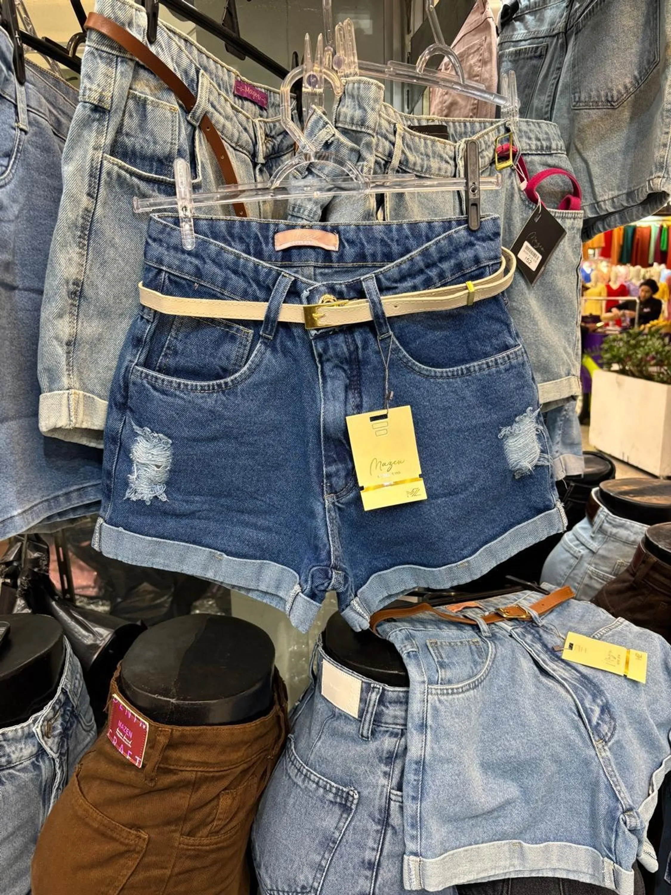 Short com rasgo