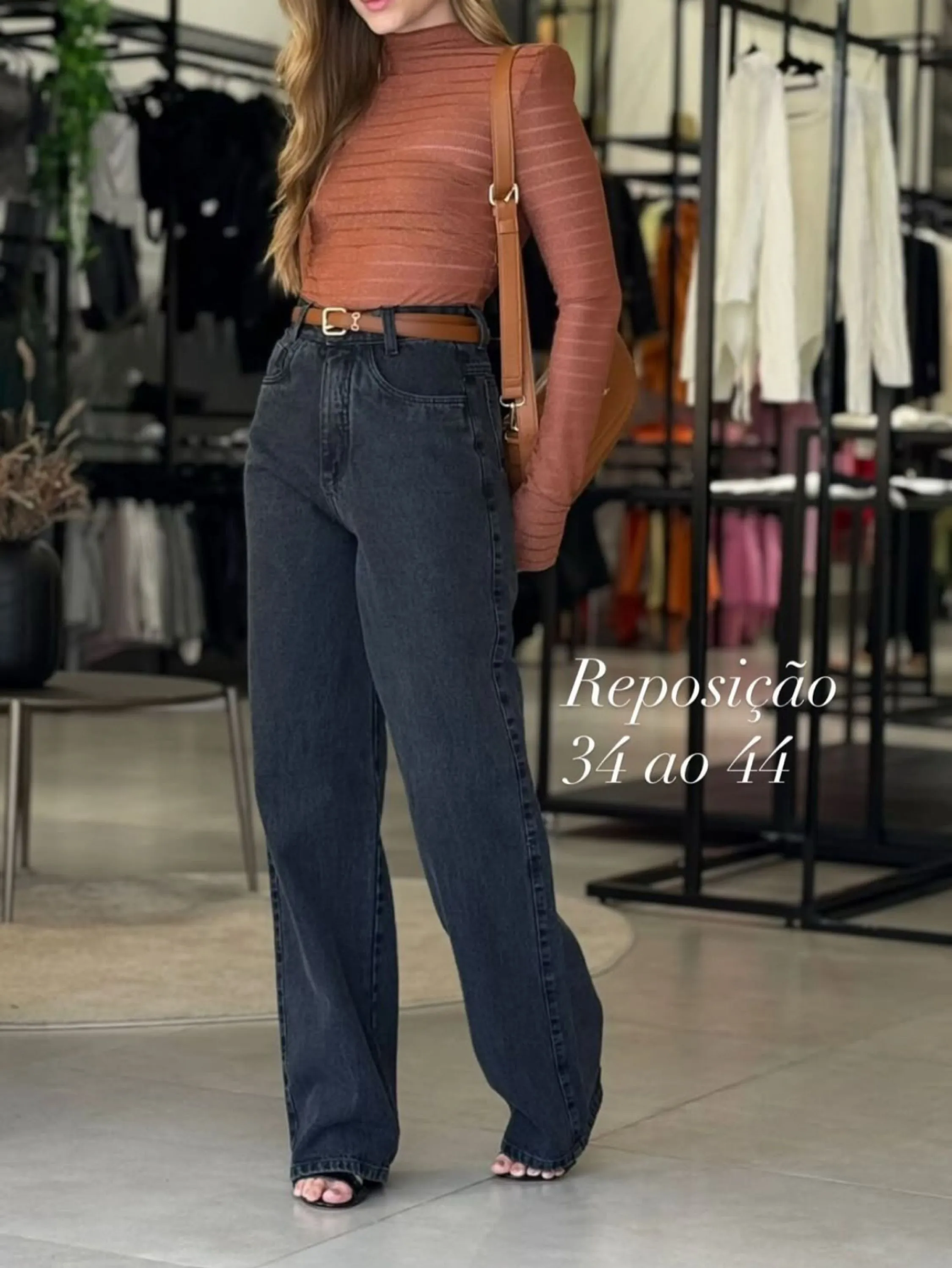 Calça jeans wide leg preta estonada