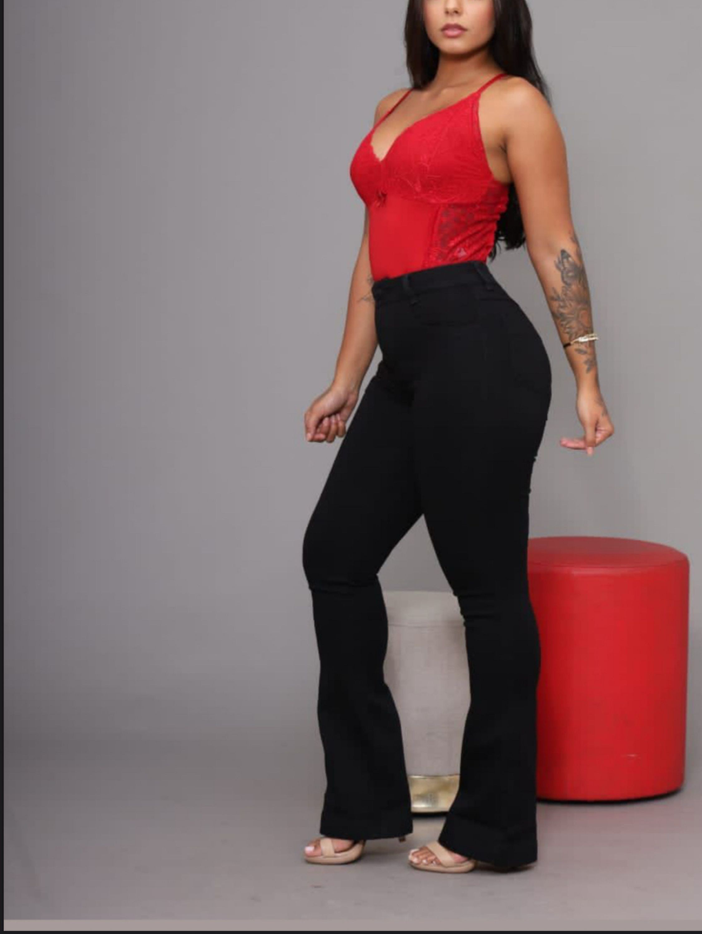 Calça jeans flare preta