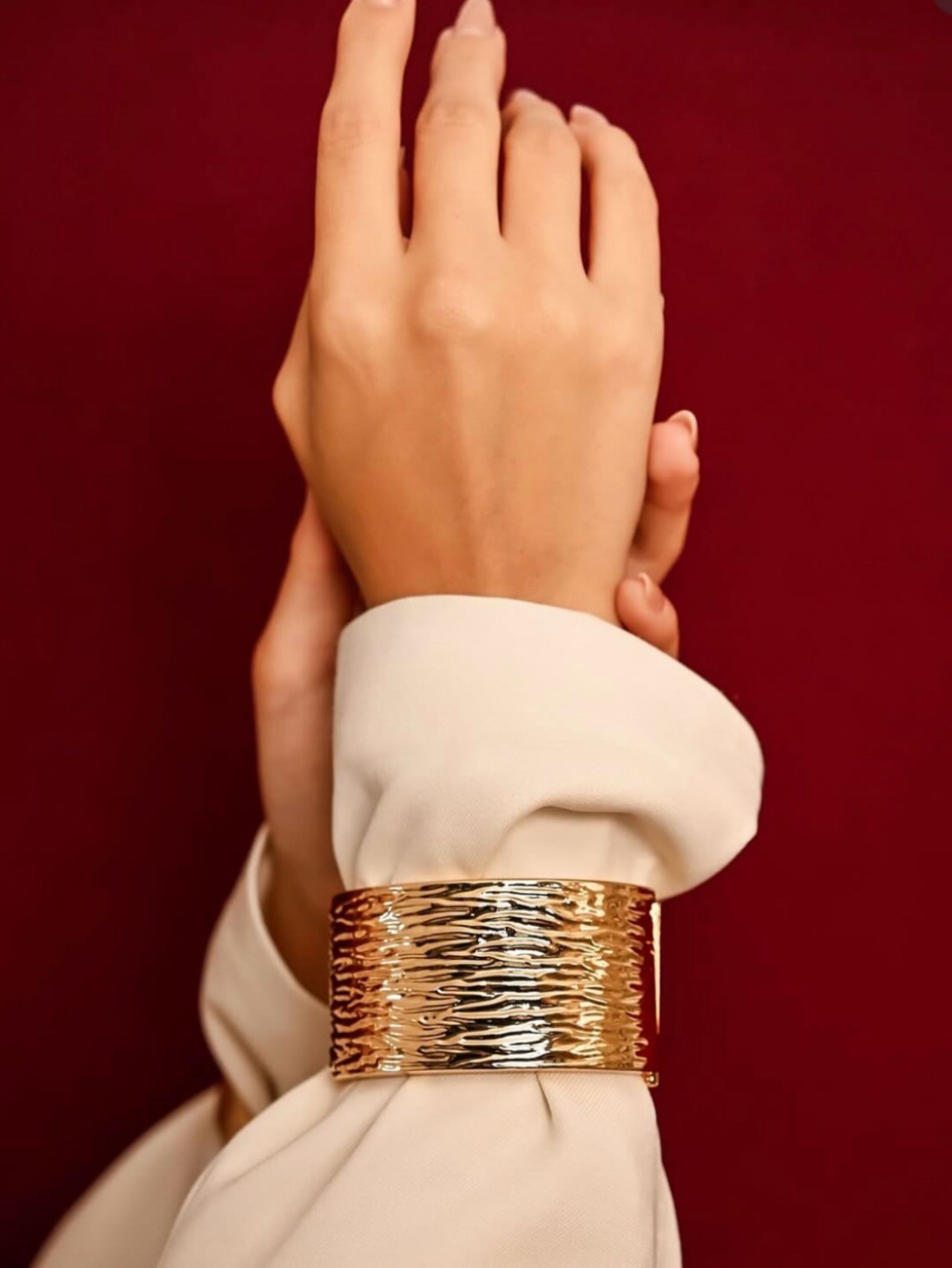 Bracelete luxo riscado