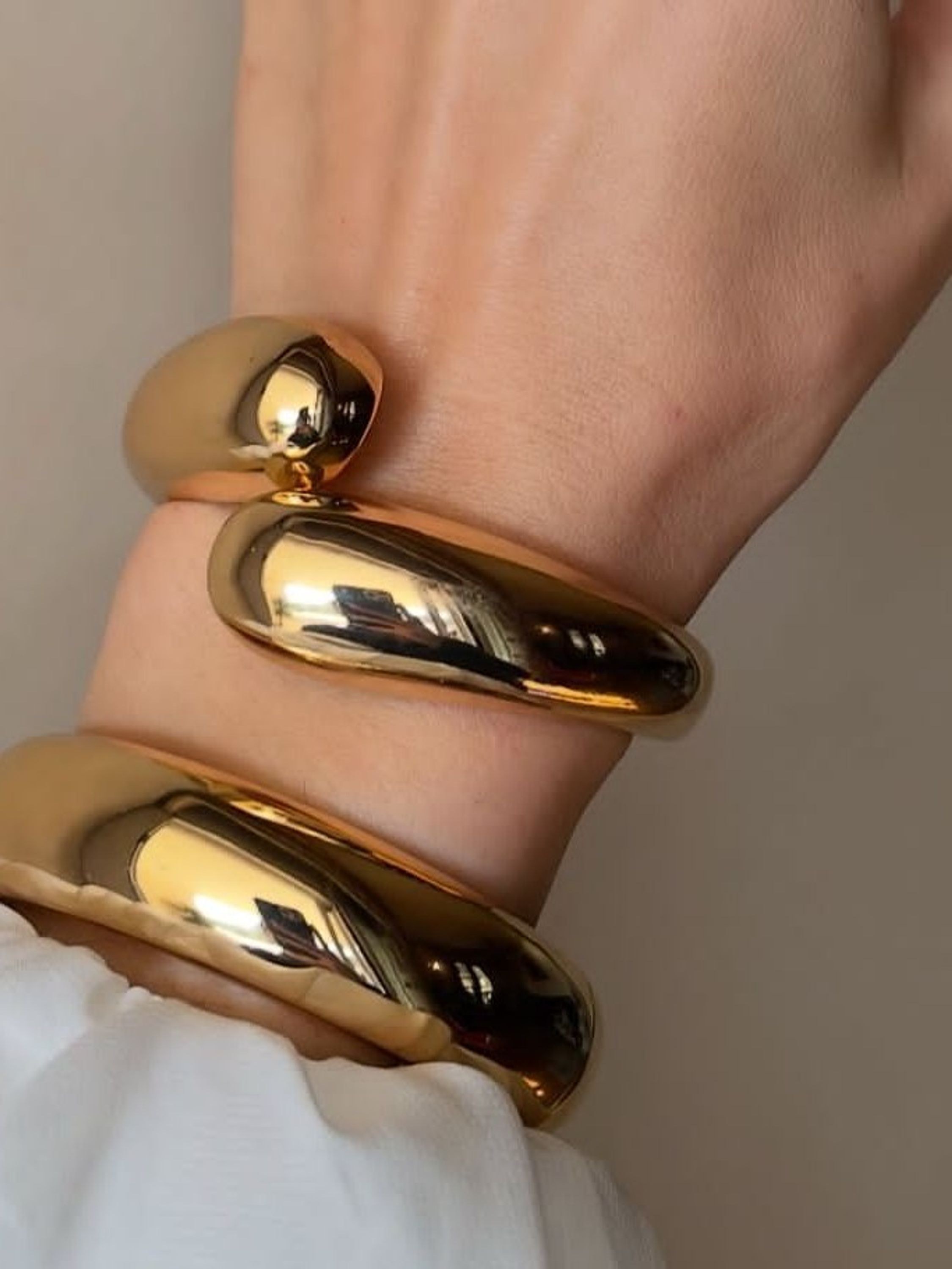 Kit 2 Braceletes luxo Gota e Bold Banhado