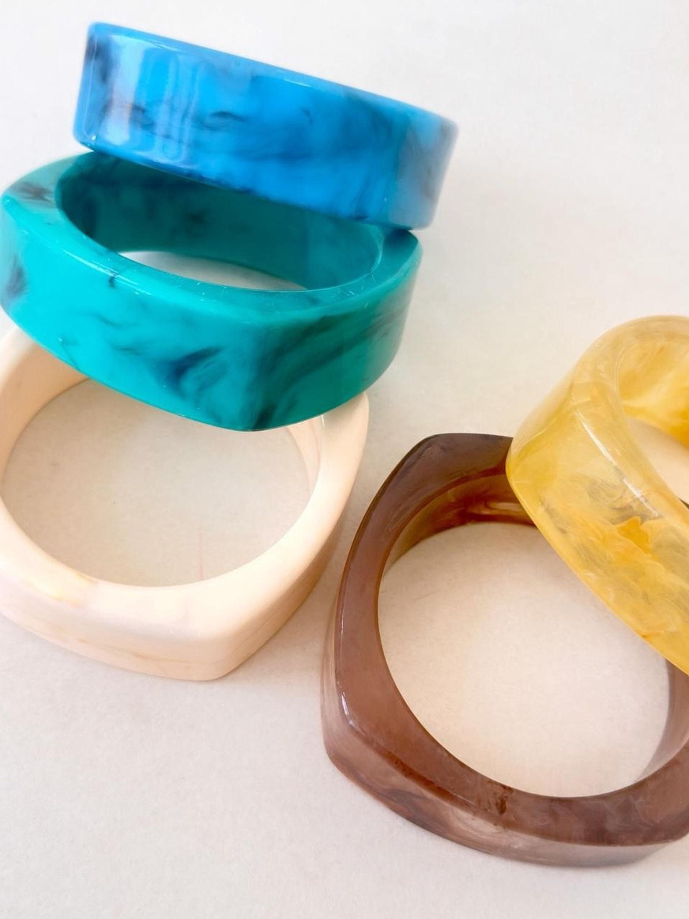 Bracelete Tendência Resinado