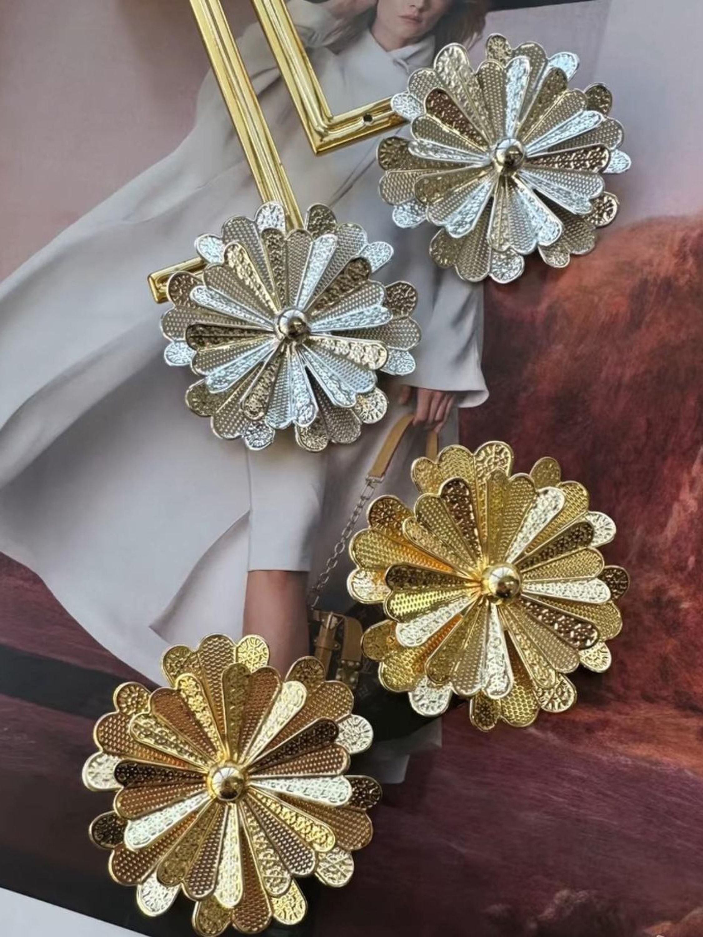 Brinco Flor Banho Prata ou Dourado