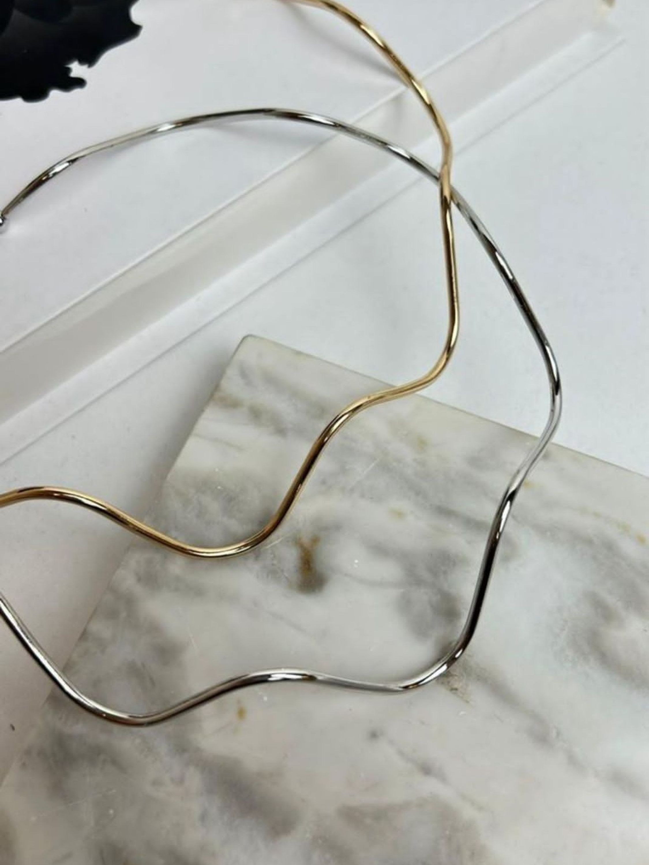 Colar Aro Torcido Liso Fino Luxo