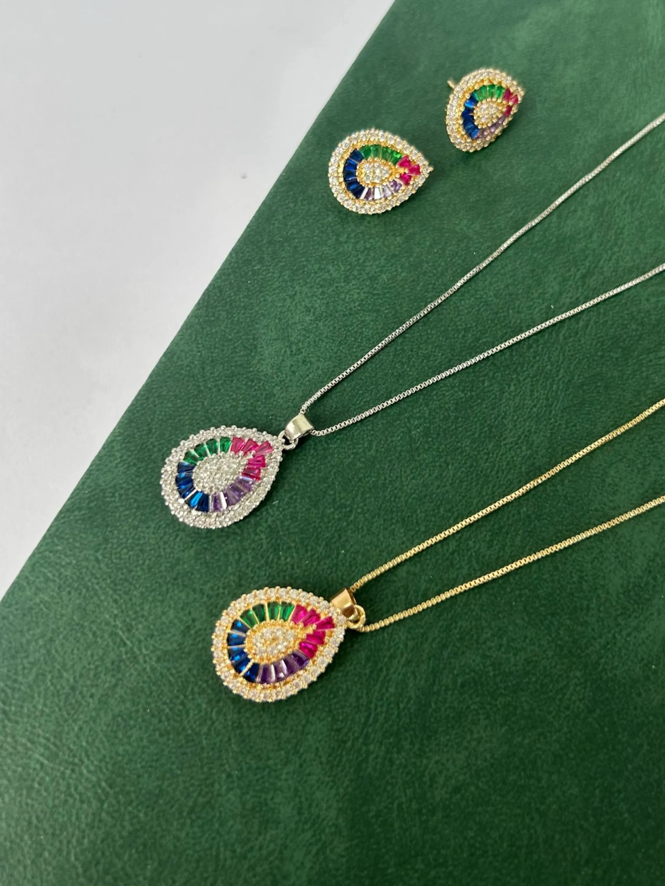 Kit colar e brinco colors gota