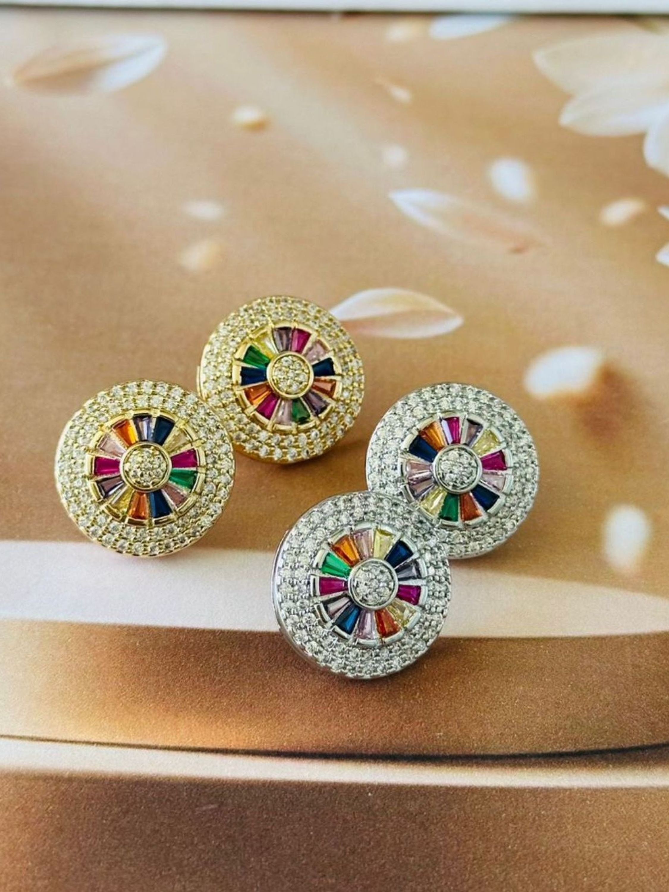 Brinco Rosca de Zircônia Cravejada