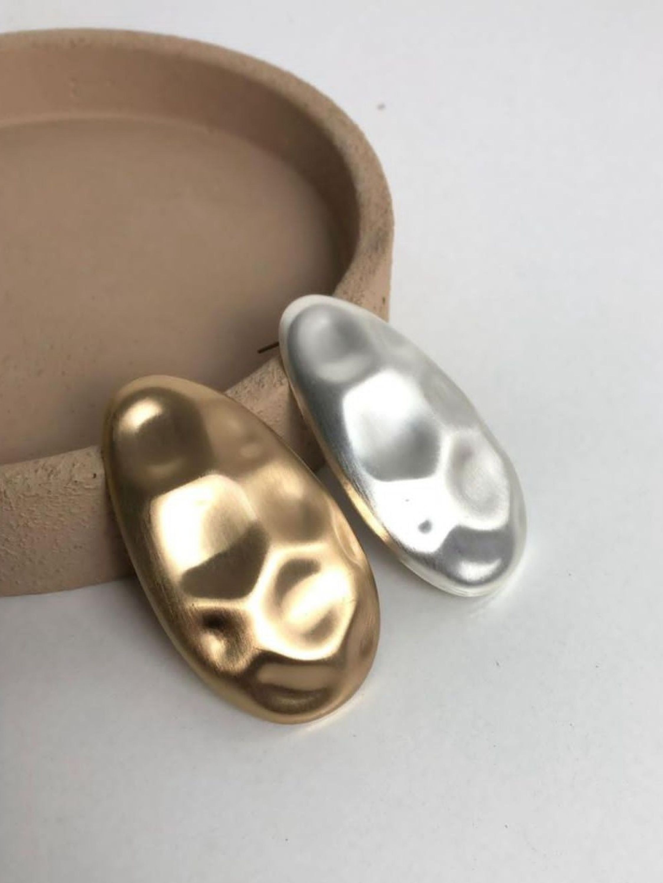 Brinco Martelado Acetinado