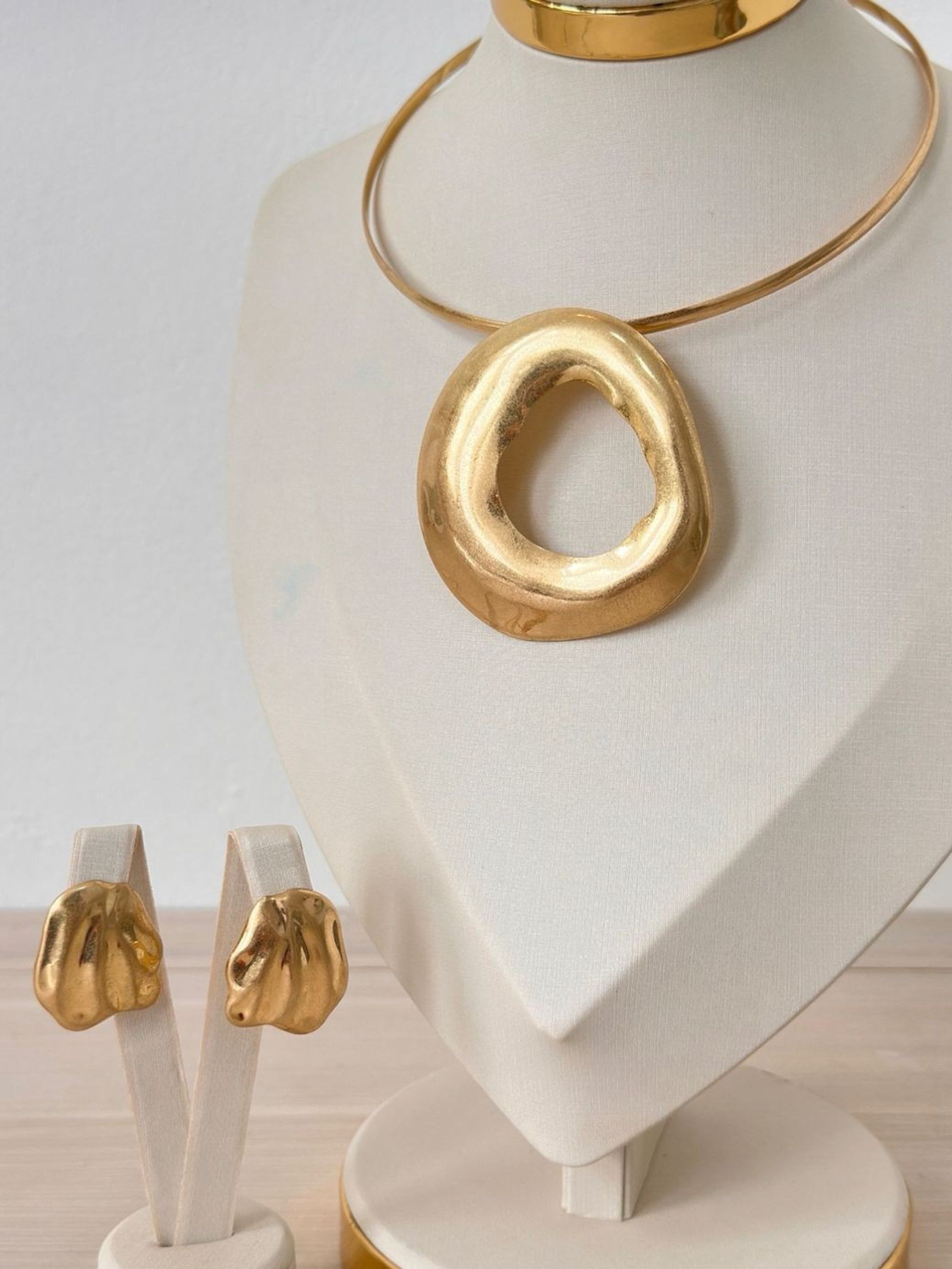 Conjunto Colar Aro + Brinco Tendência