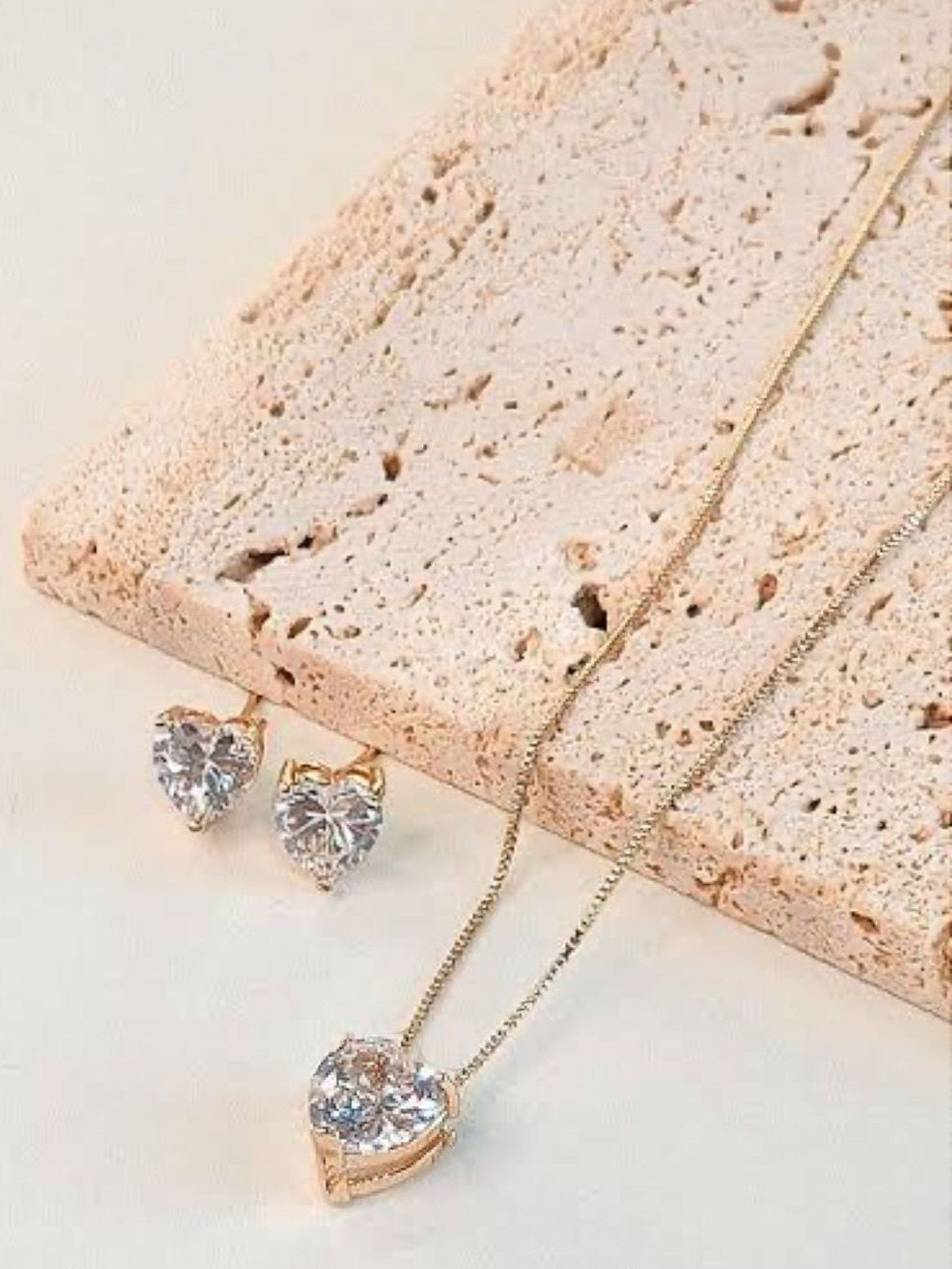 Kit Colar E Brinco Coração Minimalista